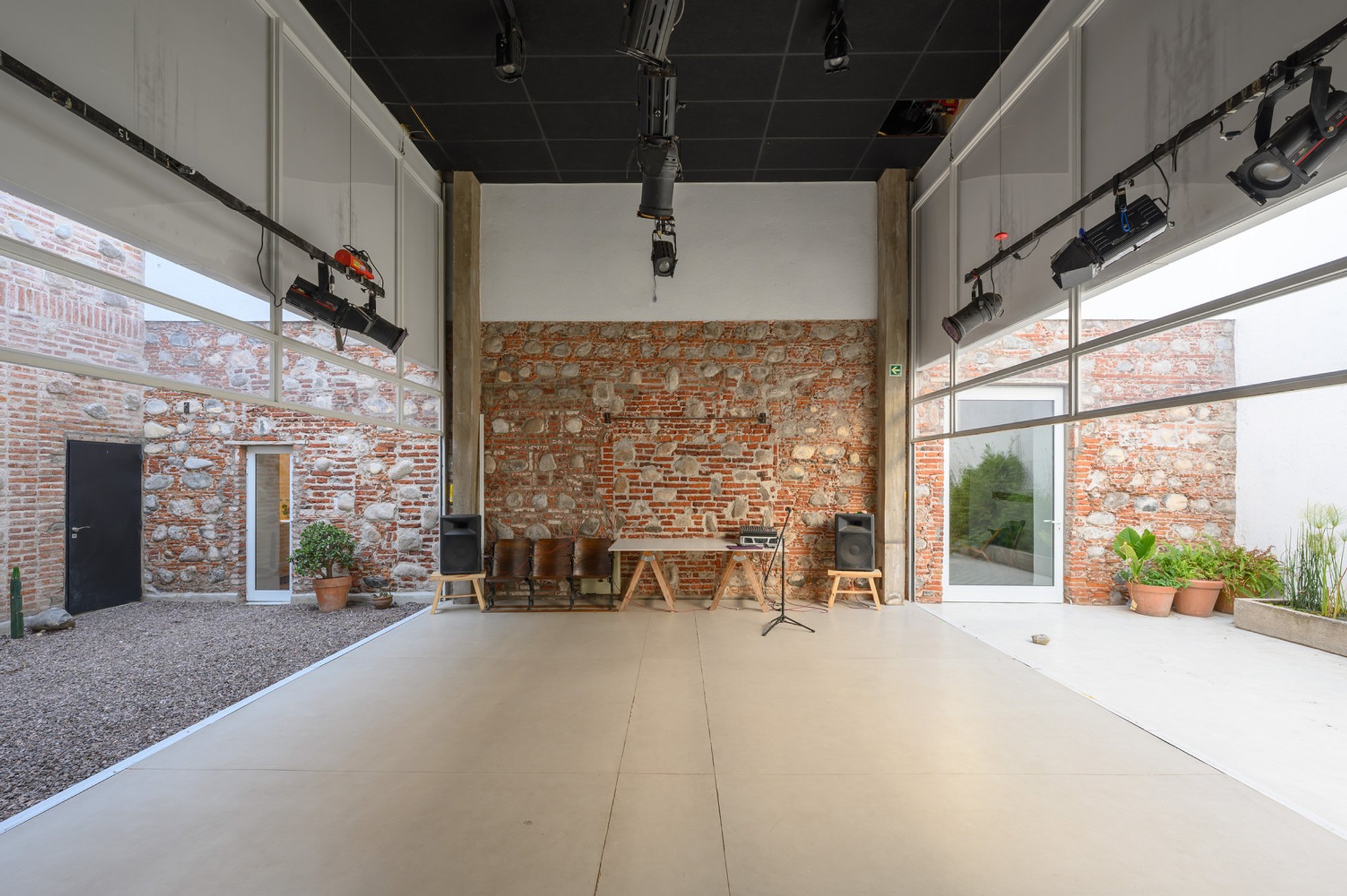 Documenta House by Estudio Palacios