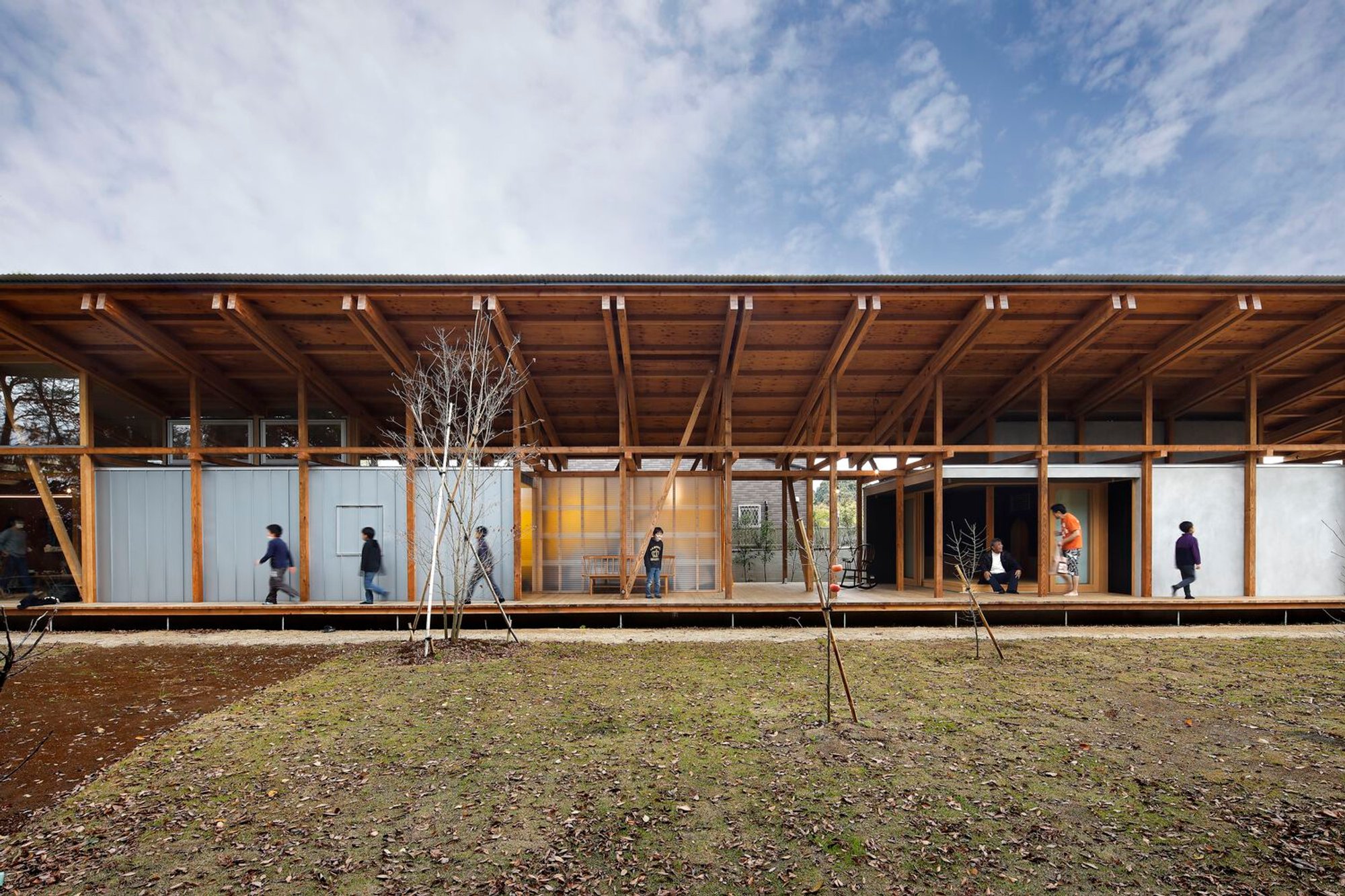 Long House with an Engawa Senior Daycare Center by Yamazaki Kentaro Design Workshop