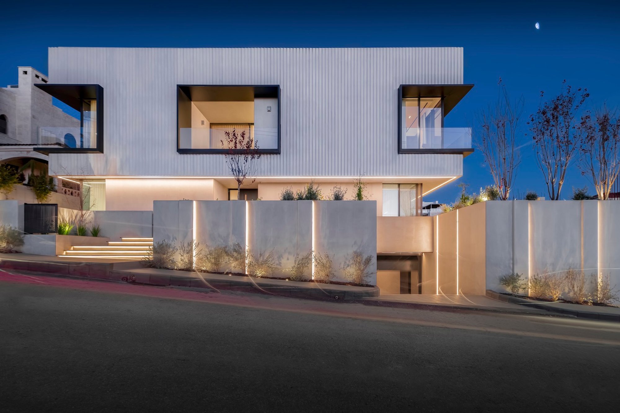 The Frame Residence: A Masterpiece of Modern Luxury Home Design