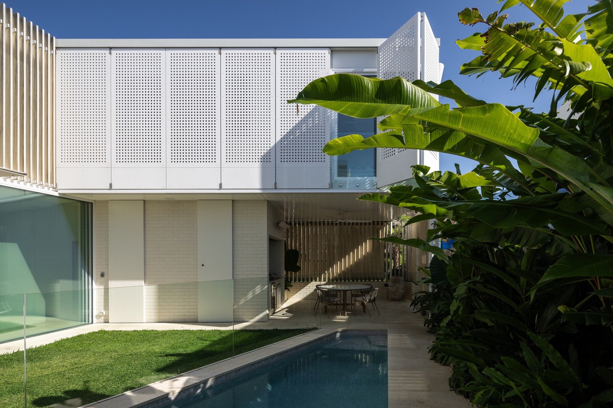 Casa C by Adriano Pupilli Architects: A Light-Filled Family Home in Curl Curl