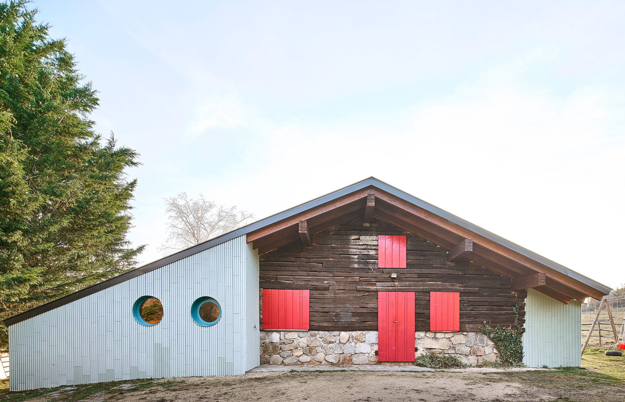 The Young Old House: A Fusion of Rural and Urban Living