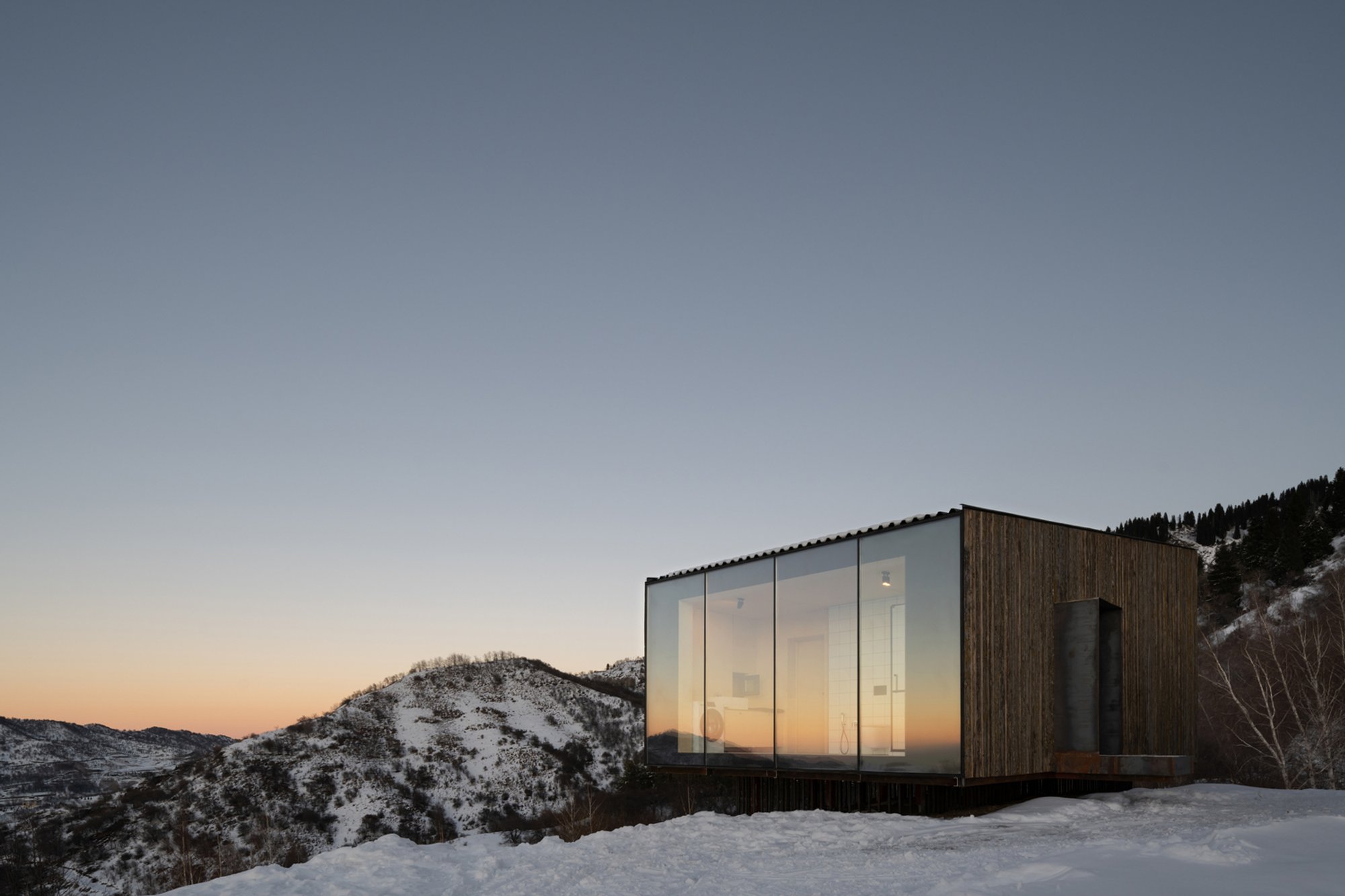 AUM Cabins: A Masterpiece of Sustainable Cabin Architecture in the Kazakh Highlands