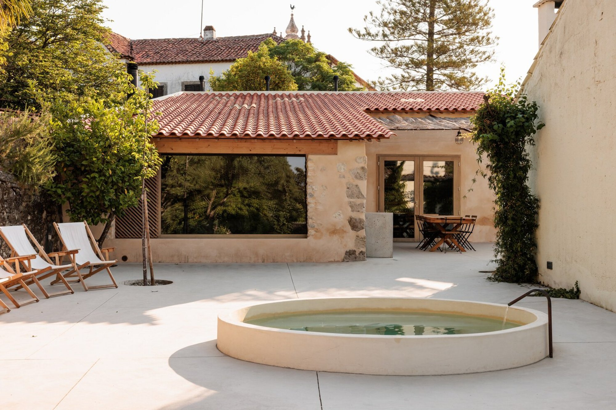 Quintal House by Miguel Marcelino