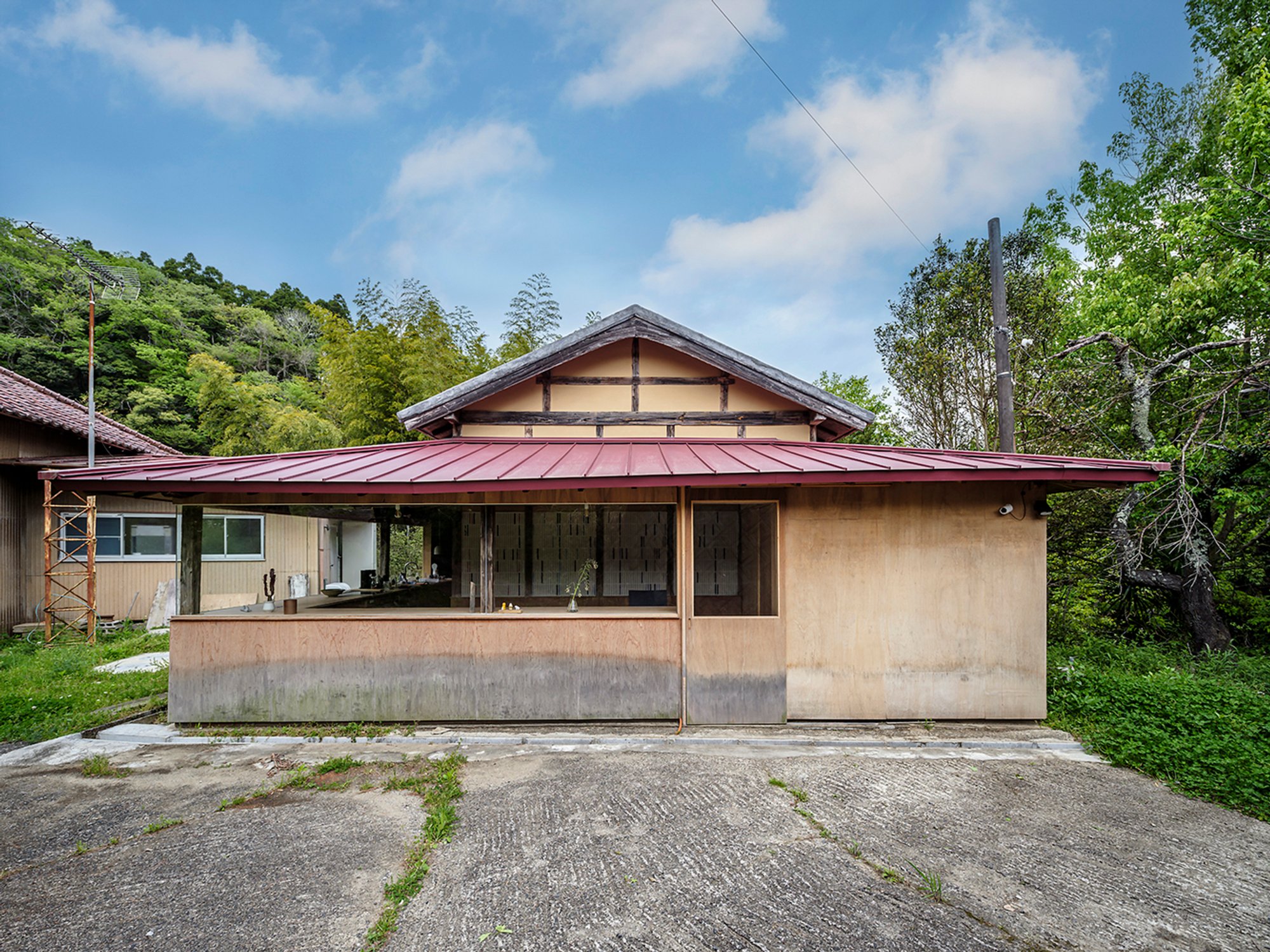 Arai Mise Studio by Kurosawa Kawara-ten: Transforming an Abandoned Farmhouse into a Creative Hub