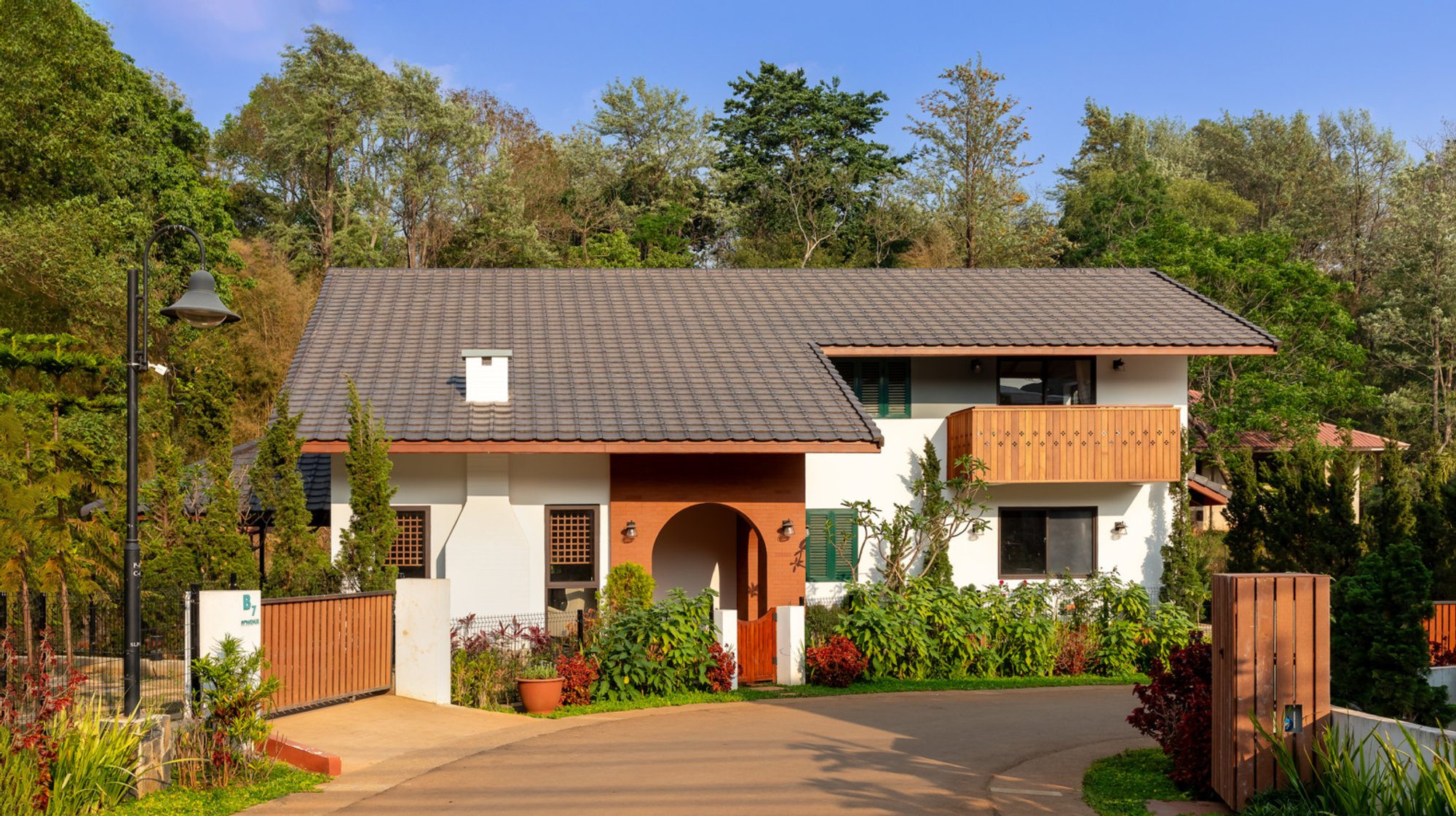 Sustainable Residential Architecture: Oak Village – The 9th Avenue by 1+1>2 Architects