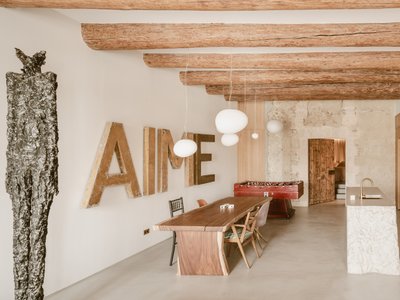 Apartment S: A Historic Warehouse Transformed by Enzo Rosada Architecte