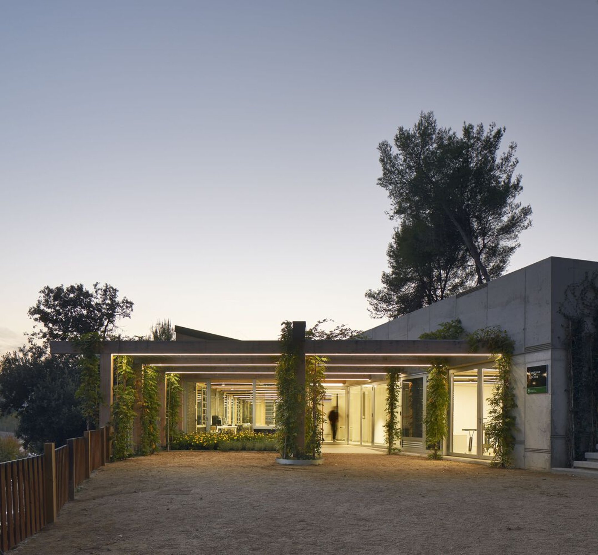 Youth Center La C@va by Aquidos – A Sustainable Community Hub in Spain