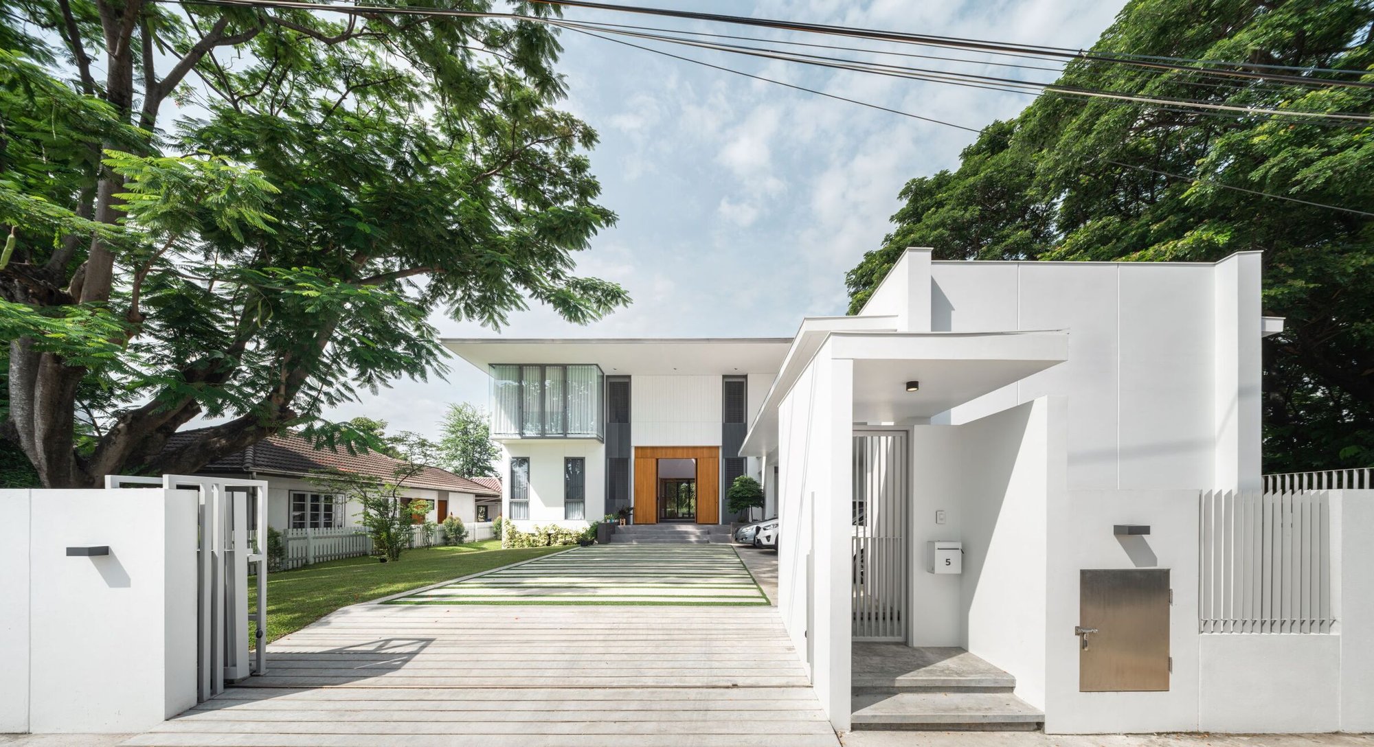 CPK75 House by AOMO – A Tranquil Bangkok Residence Inspired by Japanese Stone Courtyards