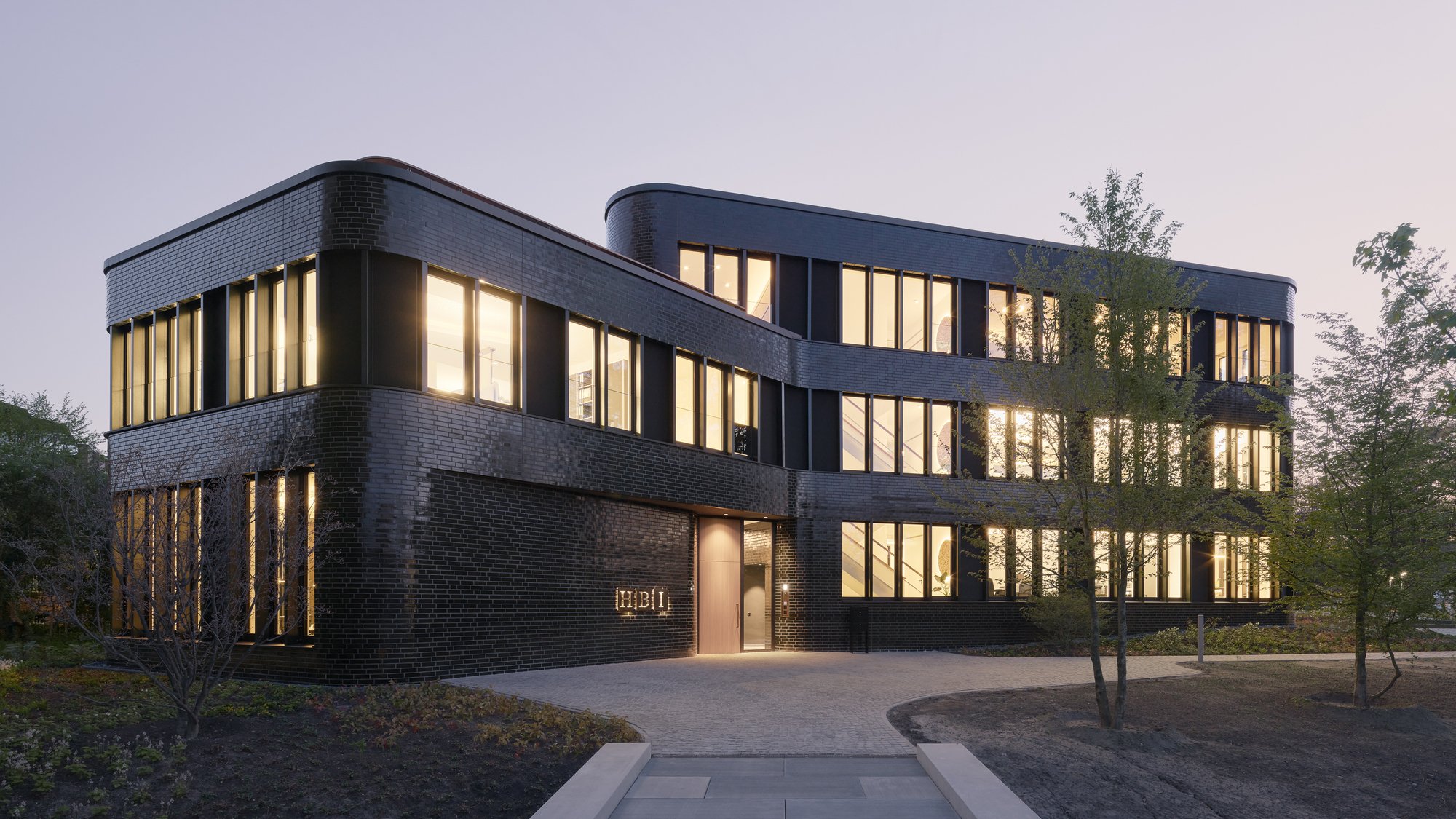 HBI Headquarters by kbnk ARCHITEKTEN – Modern Office Architecture in Buxtehude, Germany