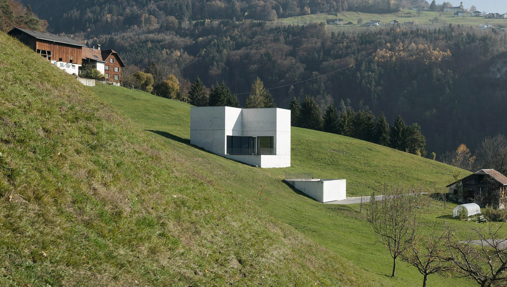House of Chambers by Marte.Marte Architects – A Minimalist Concrete Sculpture in the Austrian Alps