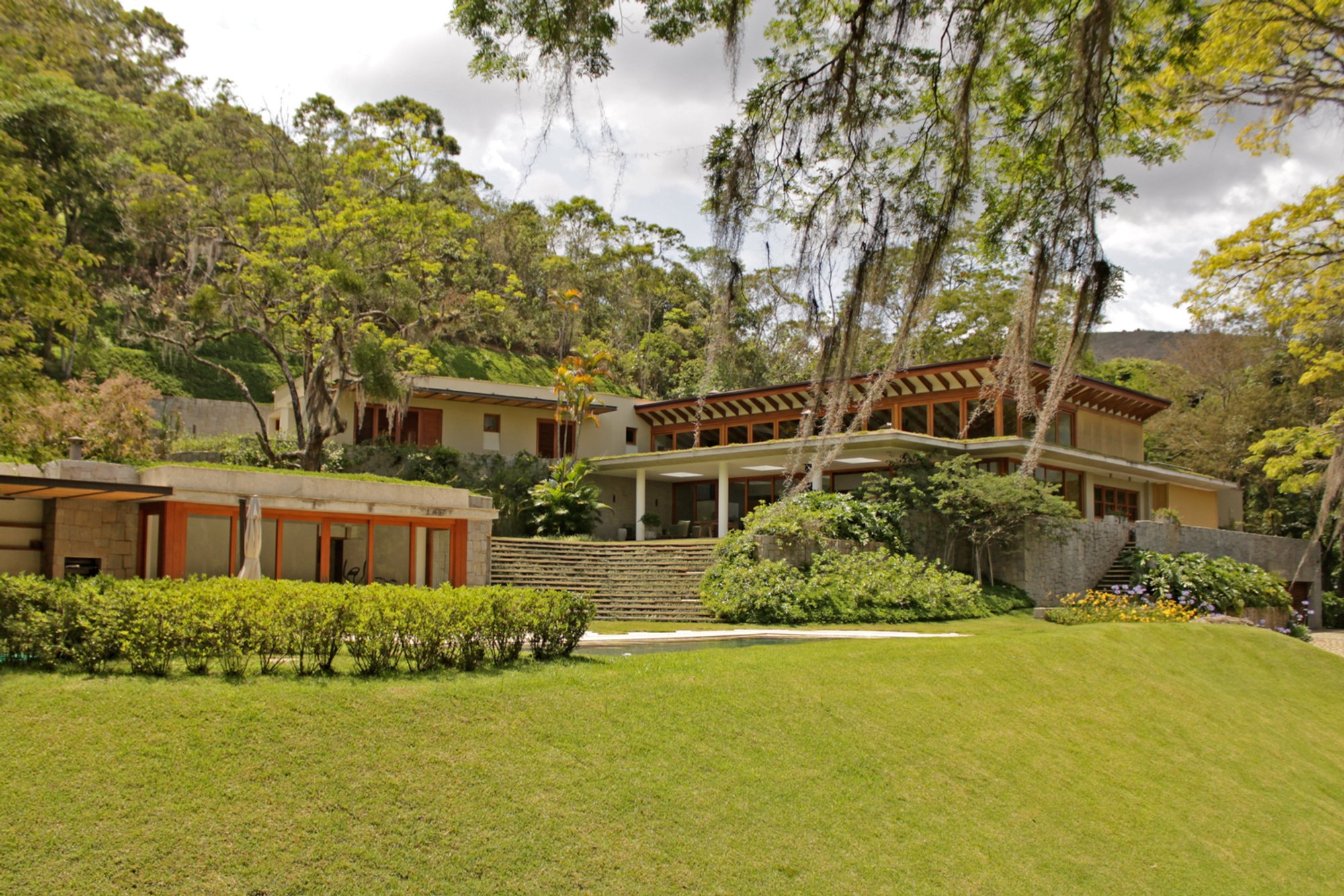 IAC Residence by Francisco Hue Arquitetura
