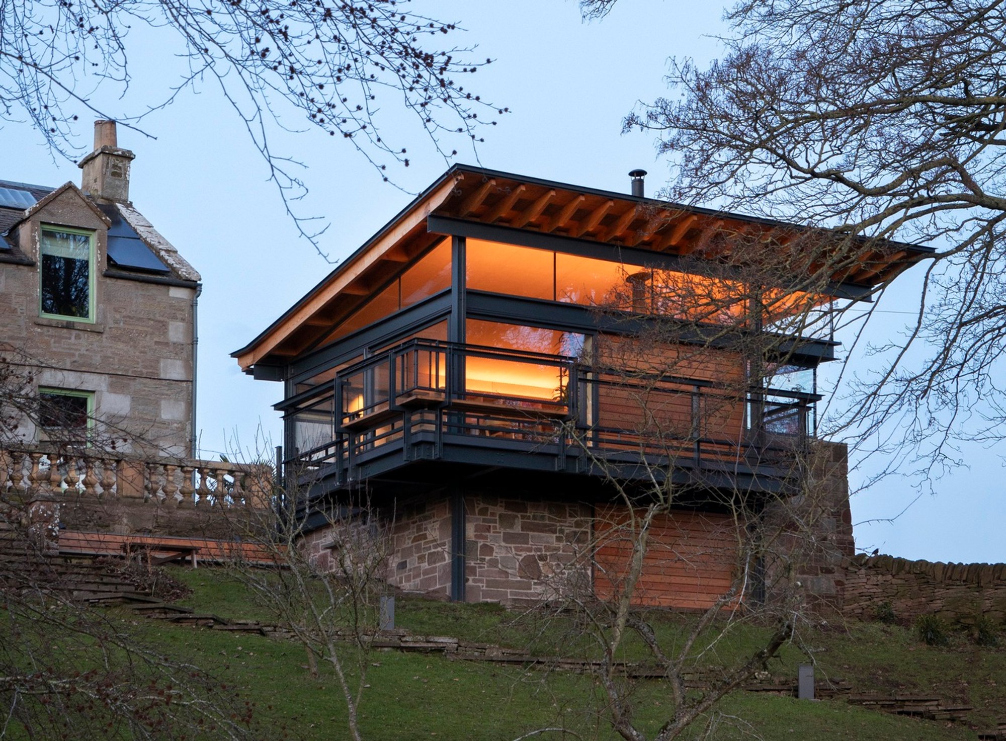 Rescobie Pavilion by Kris Grant Architect – A Contemporary Glass Pavilion in Rural Scotland