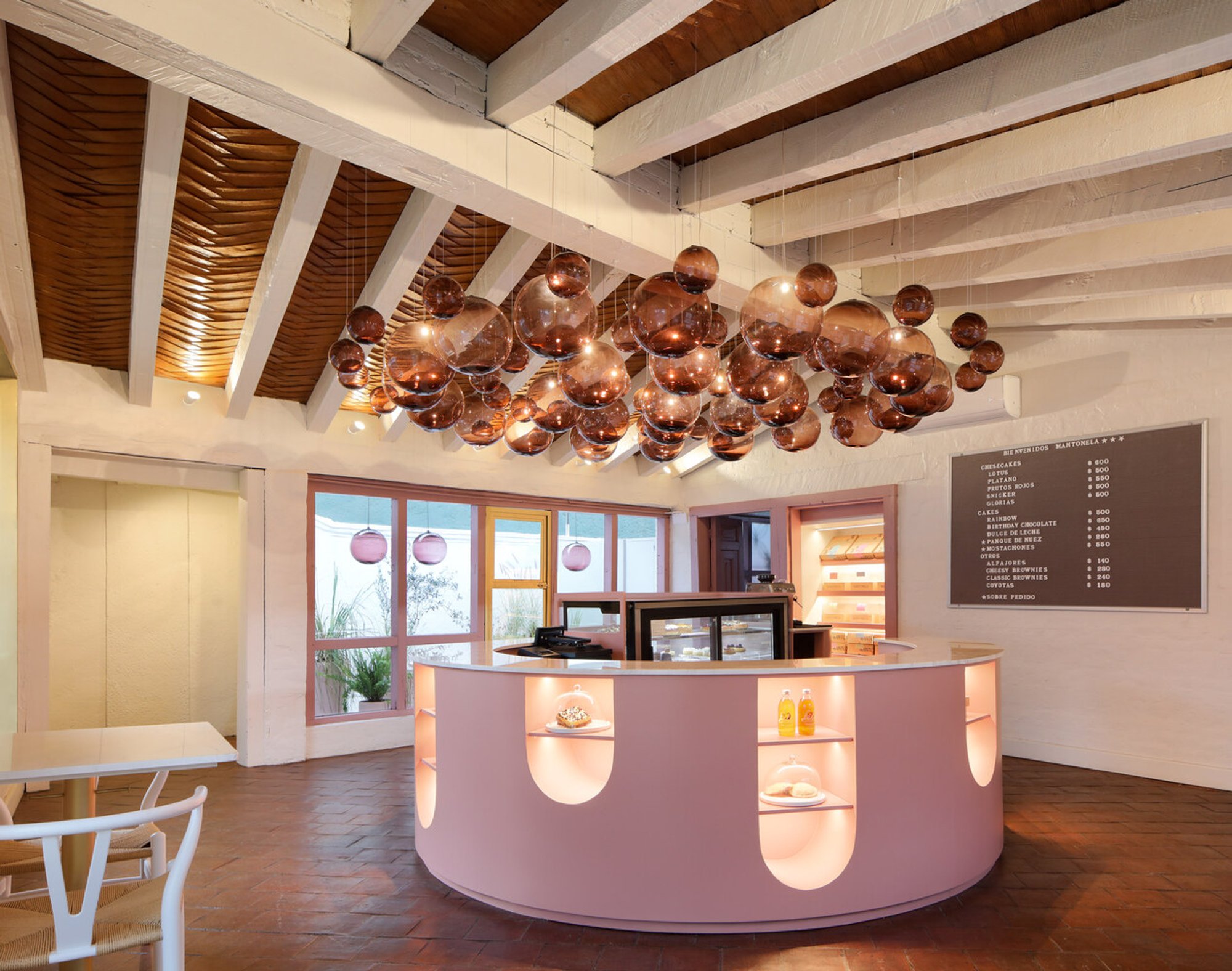 MANTONELA Showroom by Daniela Bucio Sistos & Taller de Arquitectura y Diseño