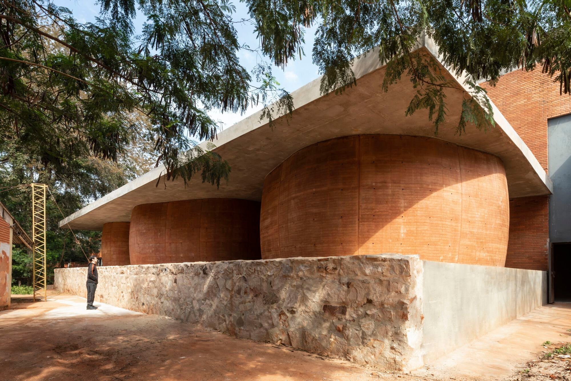 Sanitary Complex at the Faculty of Architecture, Design and Art – National University of Asunción