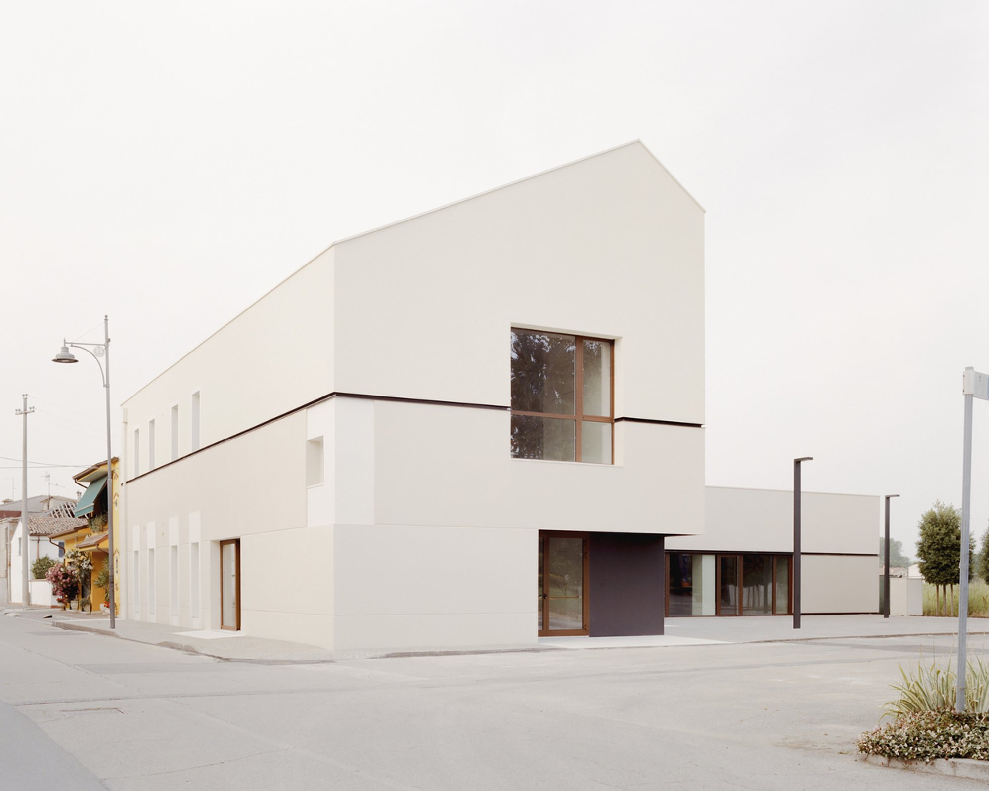 Contemporary Civic Center Architecture in Carpi by Archiplanstudio