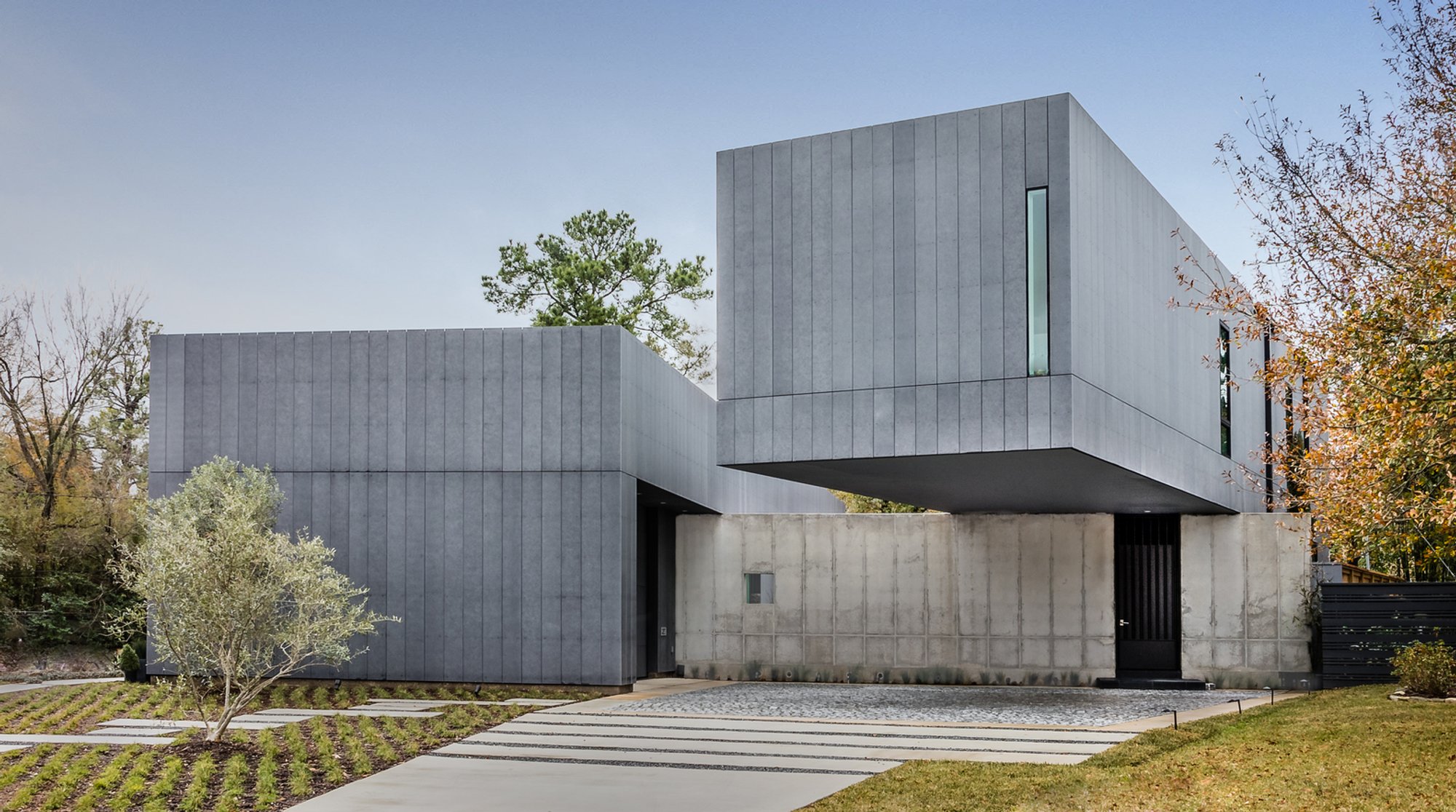 2 Courtyard House by Robertson Design – A Modern Residential Landmark in Houston