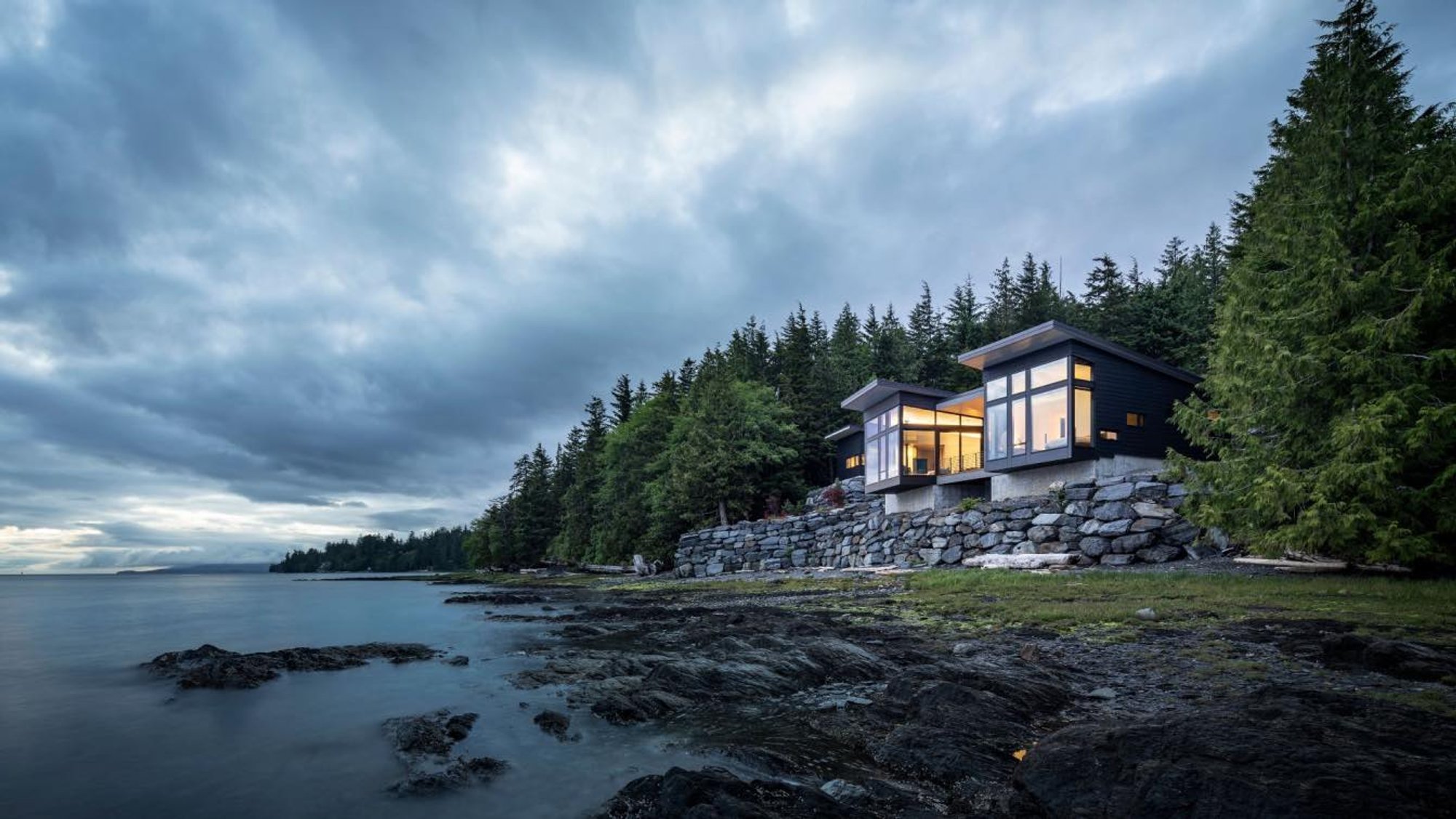 Tongass Ledge by Prentiss + Balance + Wickline Architects: A Modern Alaskan Waterfront Retreat