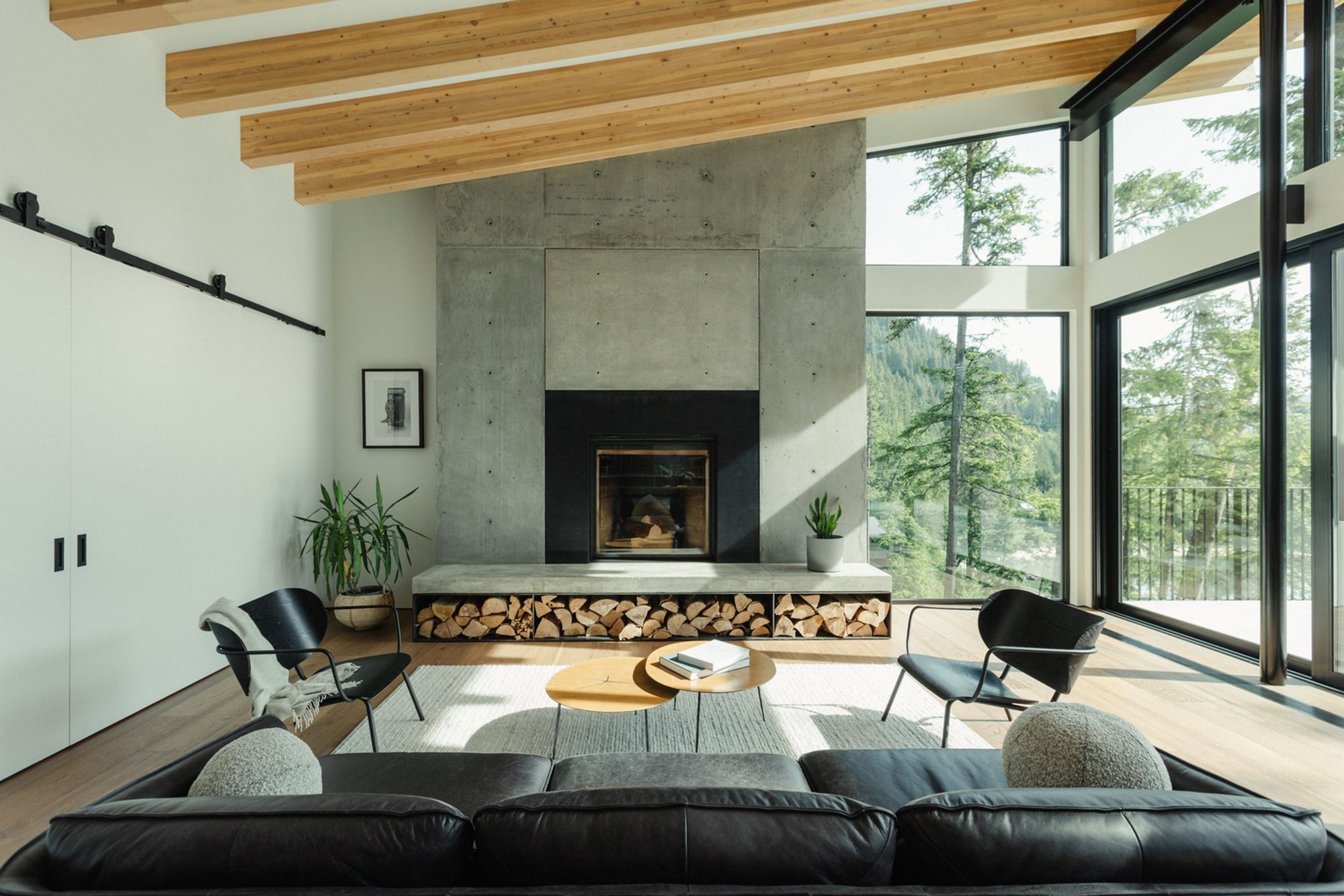 Shore House by Stanley Office of Architecture: A Modern Lake House in Canada’s Forested Landscape