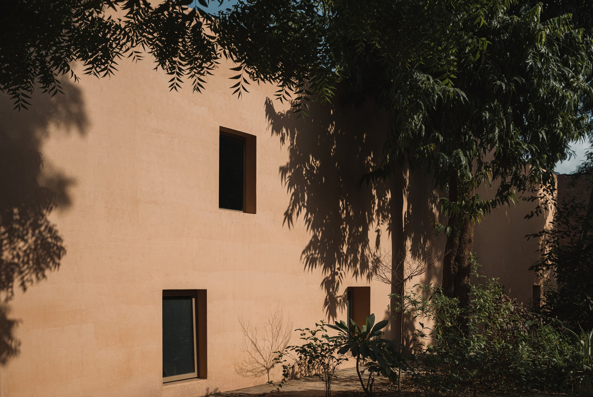 Mana Workplace by IKSOI: Adaptive Reuse Office Architecture in India