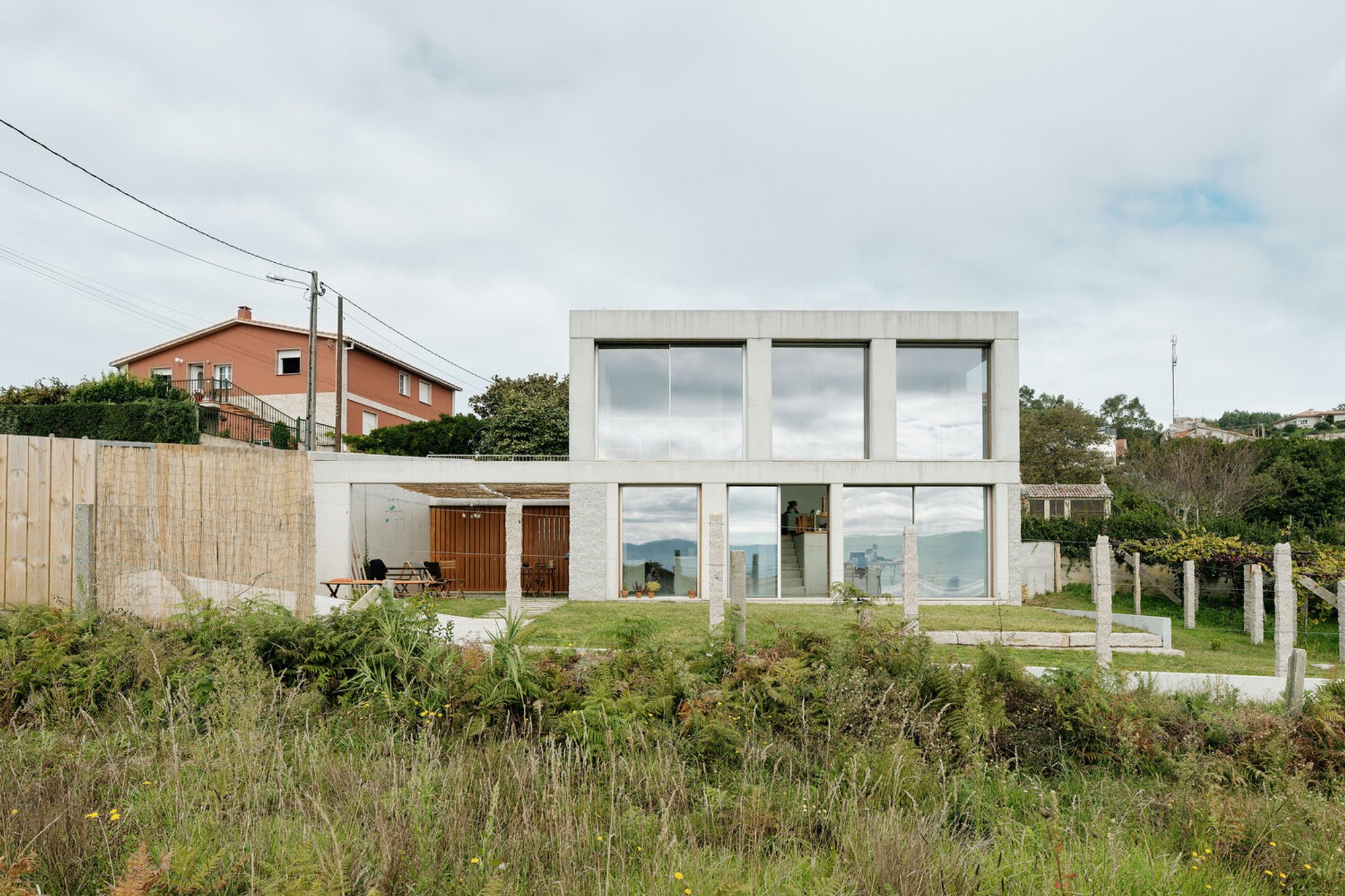 Single-Family House in Carabuxeira by Carbajo Barrios Arquitectos