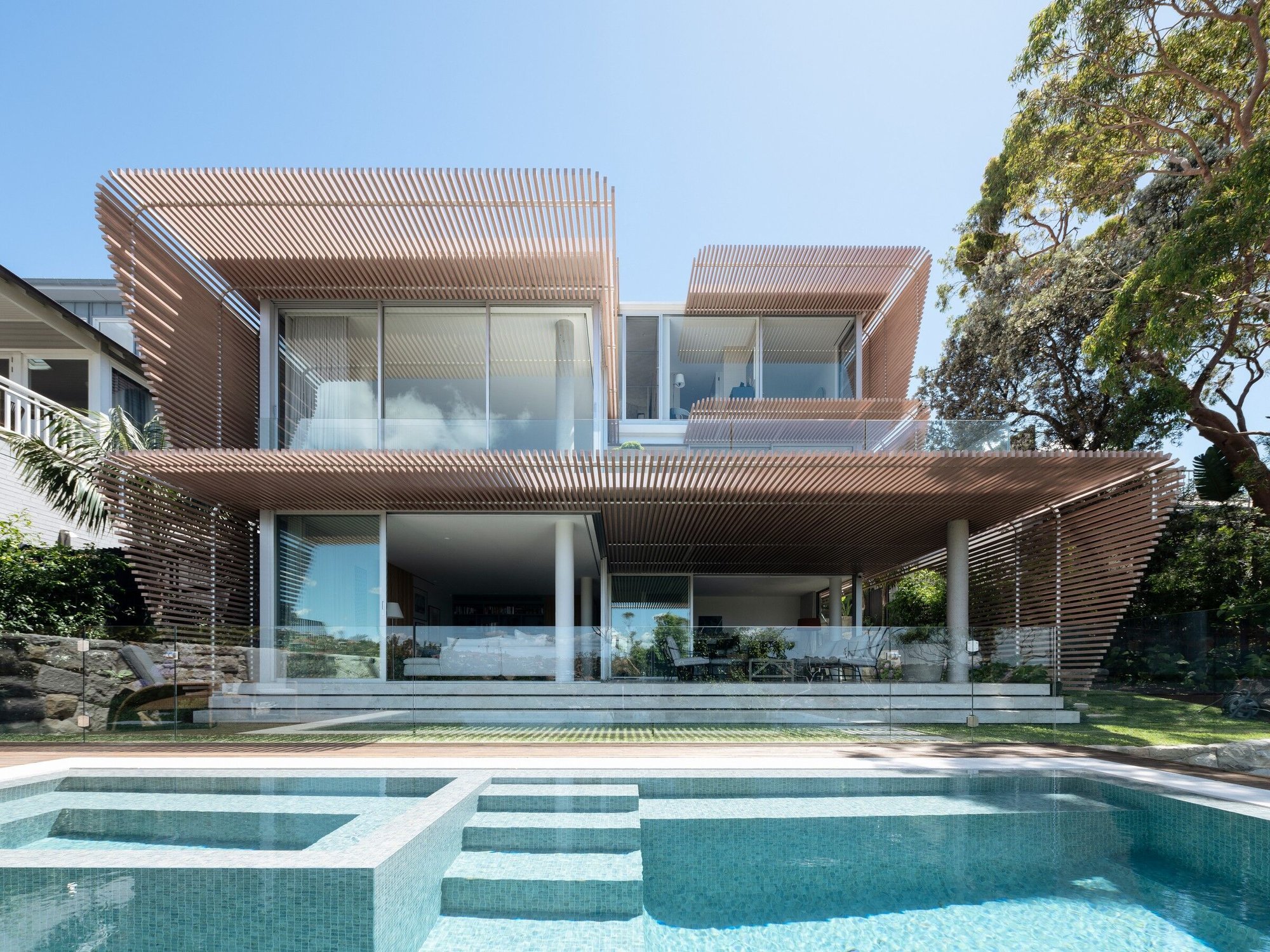 Palm Frond Retreat by Koichi Takada Architects – A Nature-Inspired Coastal Sanctuary in Sydney
