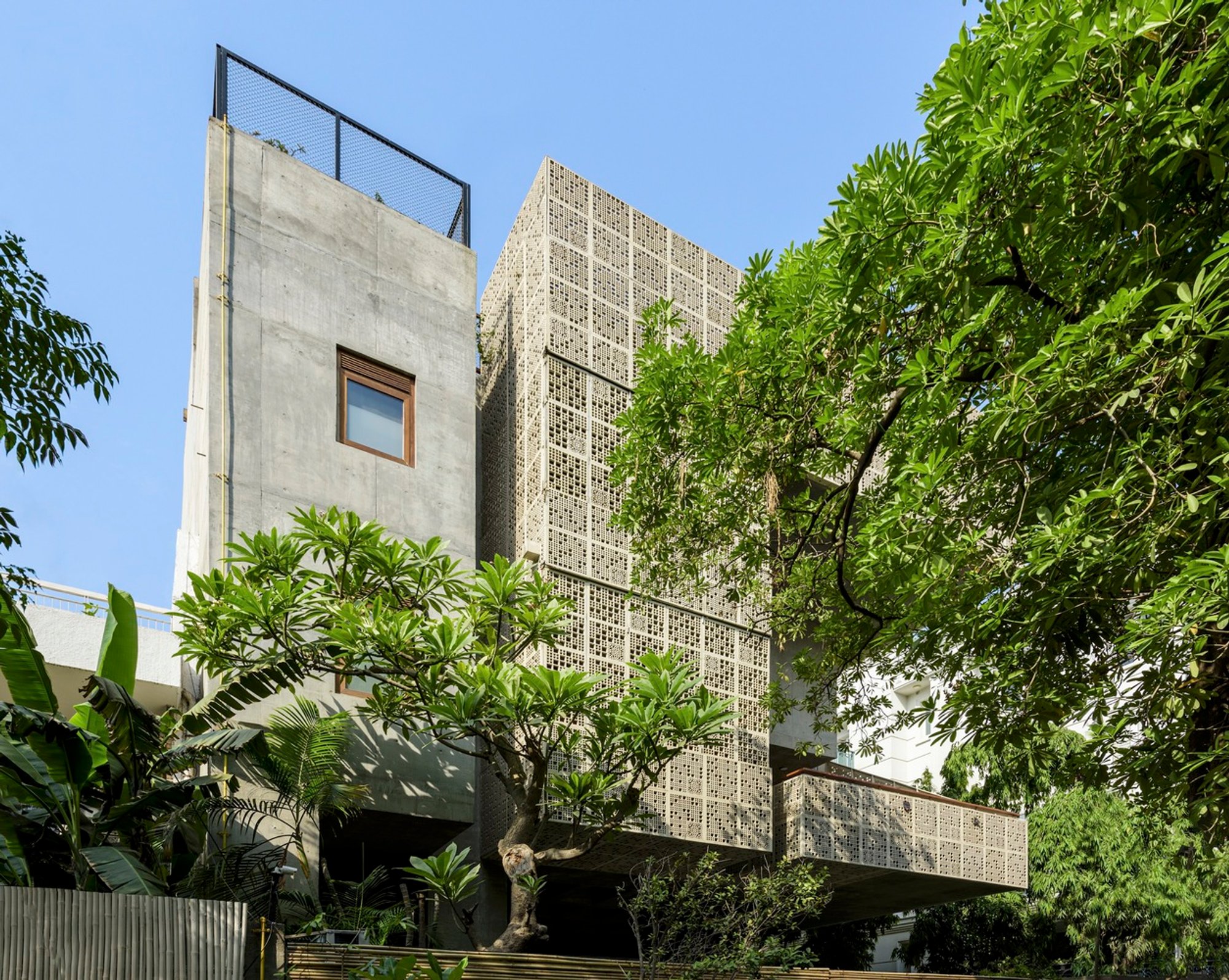 House of Voids by Malik Architecture – Redefining Urban Living in New Delhi