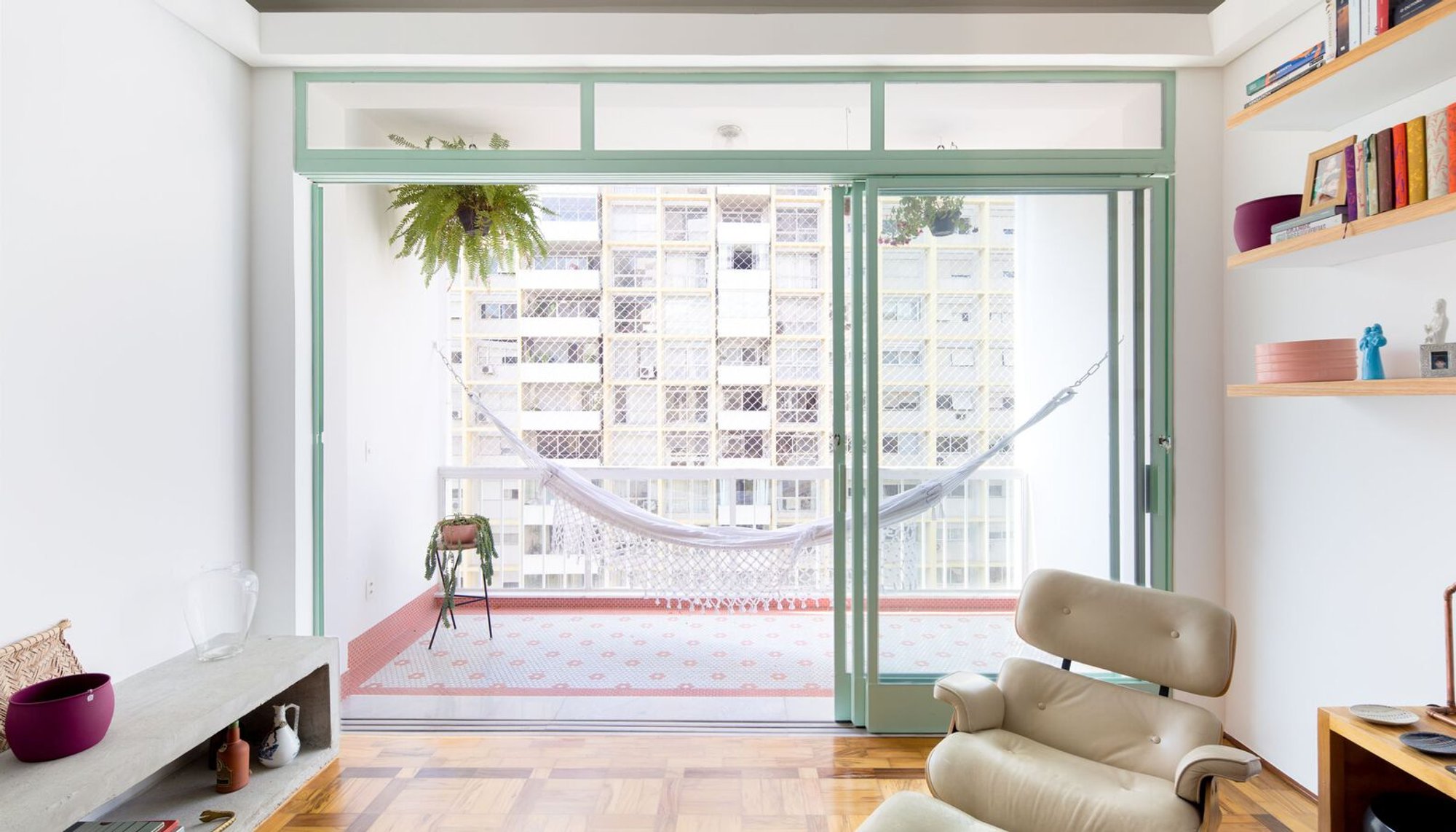 Sabará Apartment Renovation by Renata Lovro Arquitetura