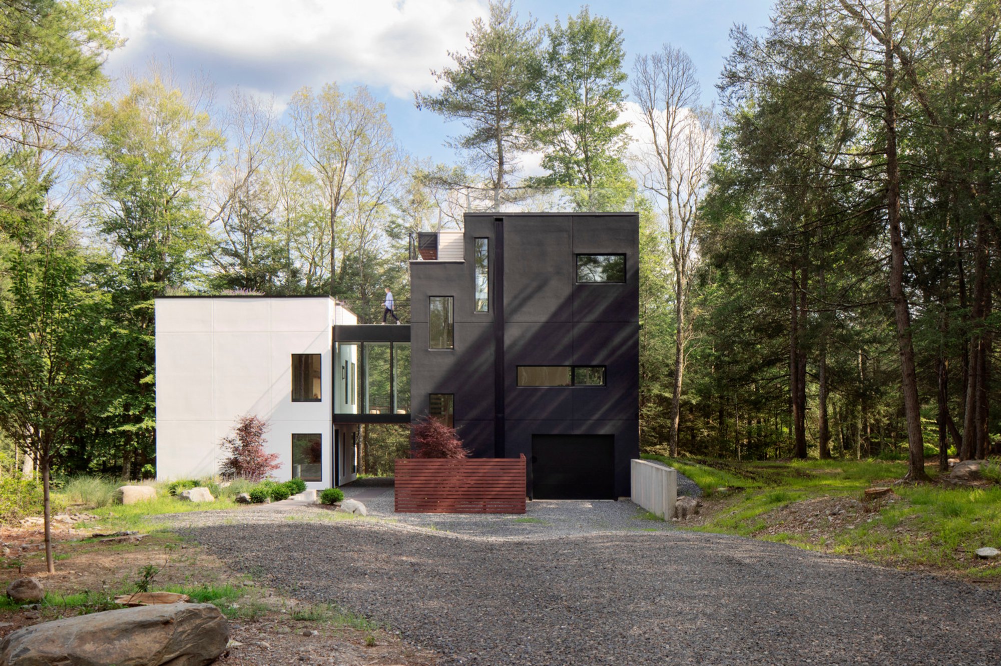 Modern Forest House Design – ClusterOne Residence by Studio MM Architect