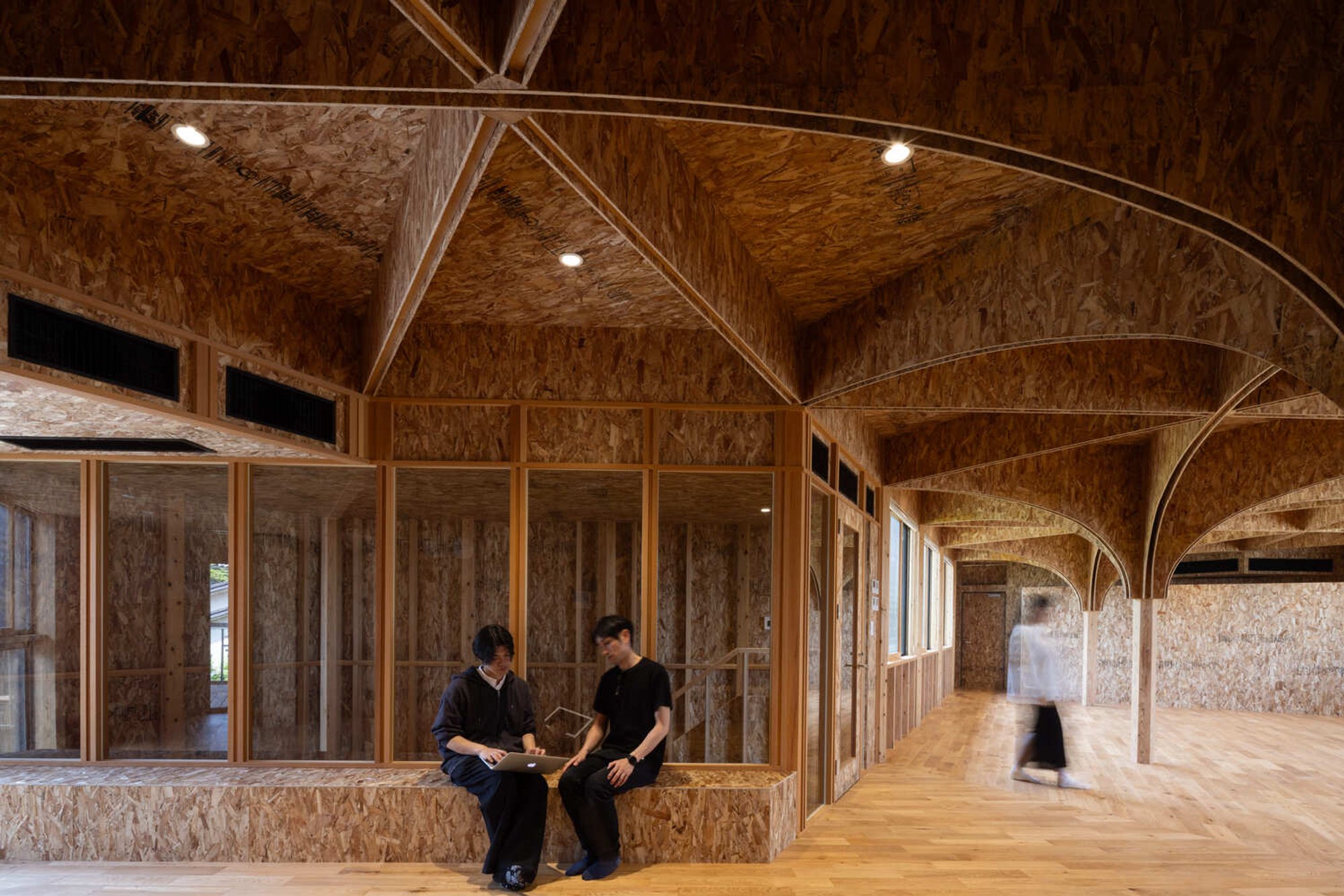 Office in the Breeze: Sustainable Office Architecture in Japan