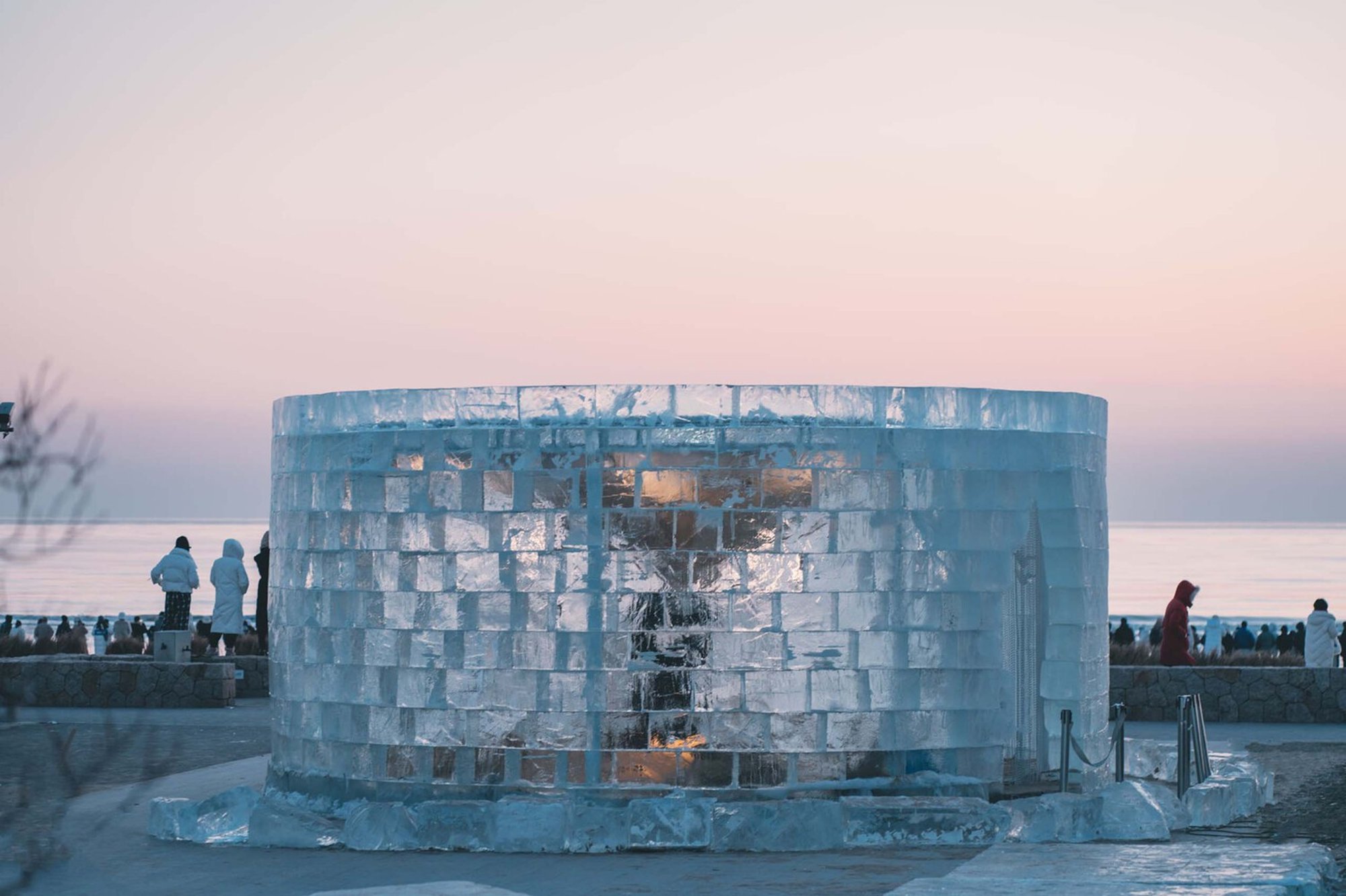 Falling Hours by BIAD: A Time-Capturing Installation in Qinhuangdao, China