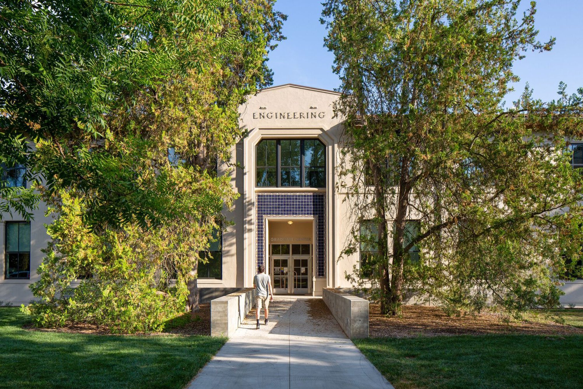 Walker Hall Graduate Student Center – LMS Architects