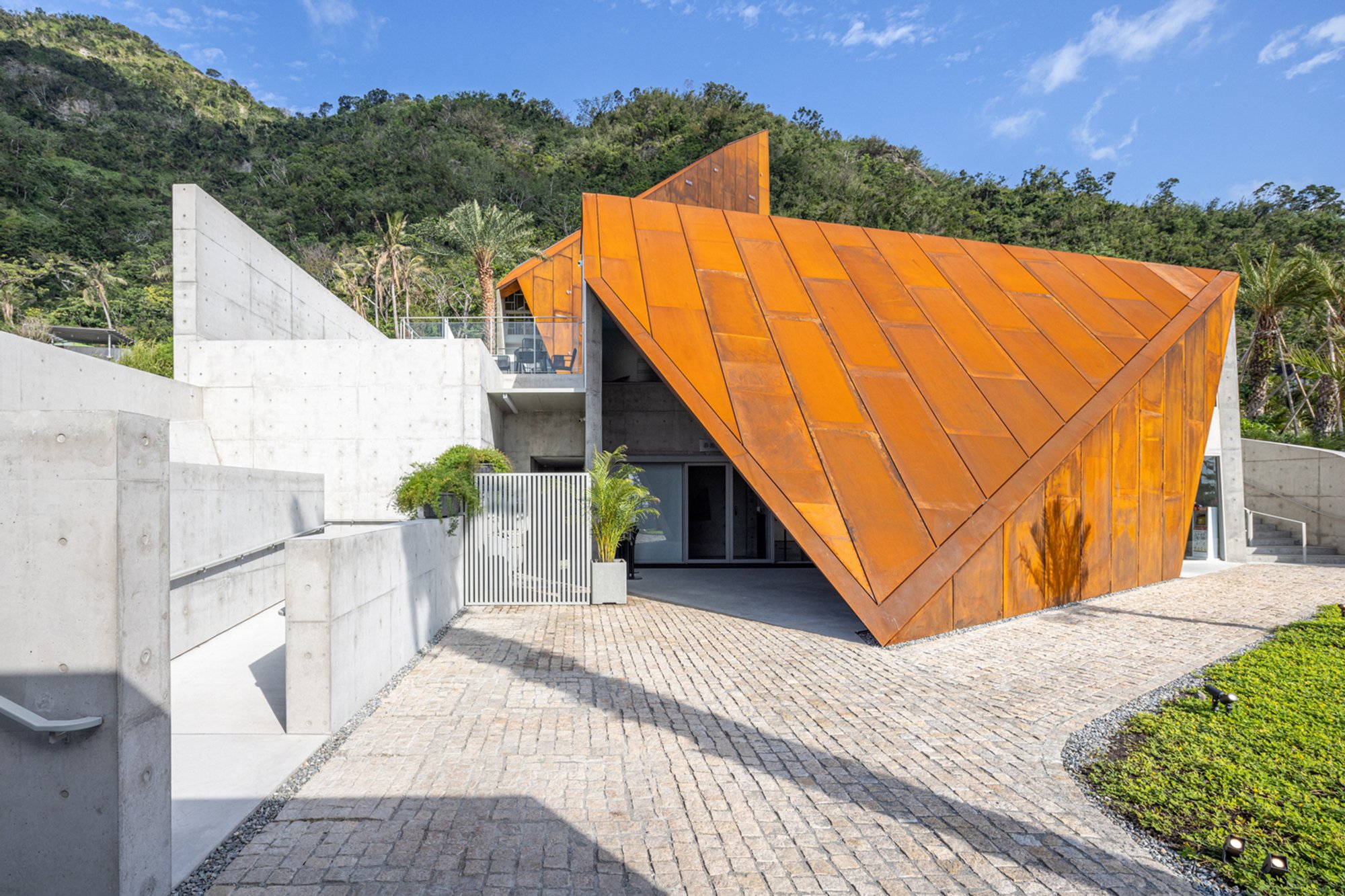 Paul Chiang Art Center: A Harmonious Fusion of Art, Architecture, and Nature in Taiwan