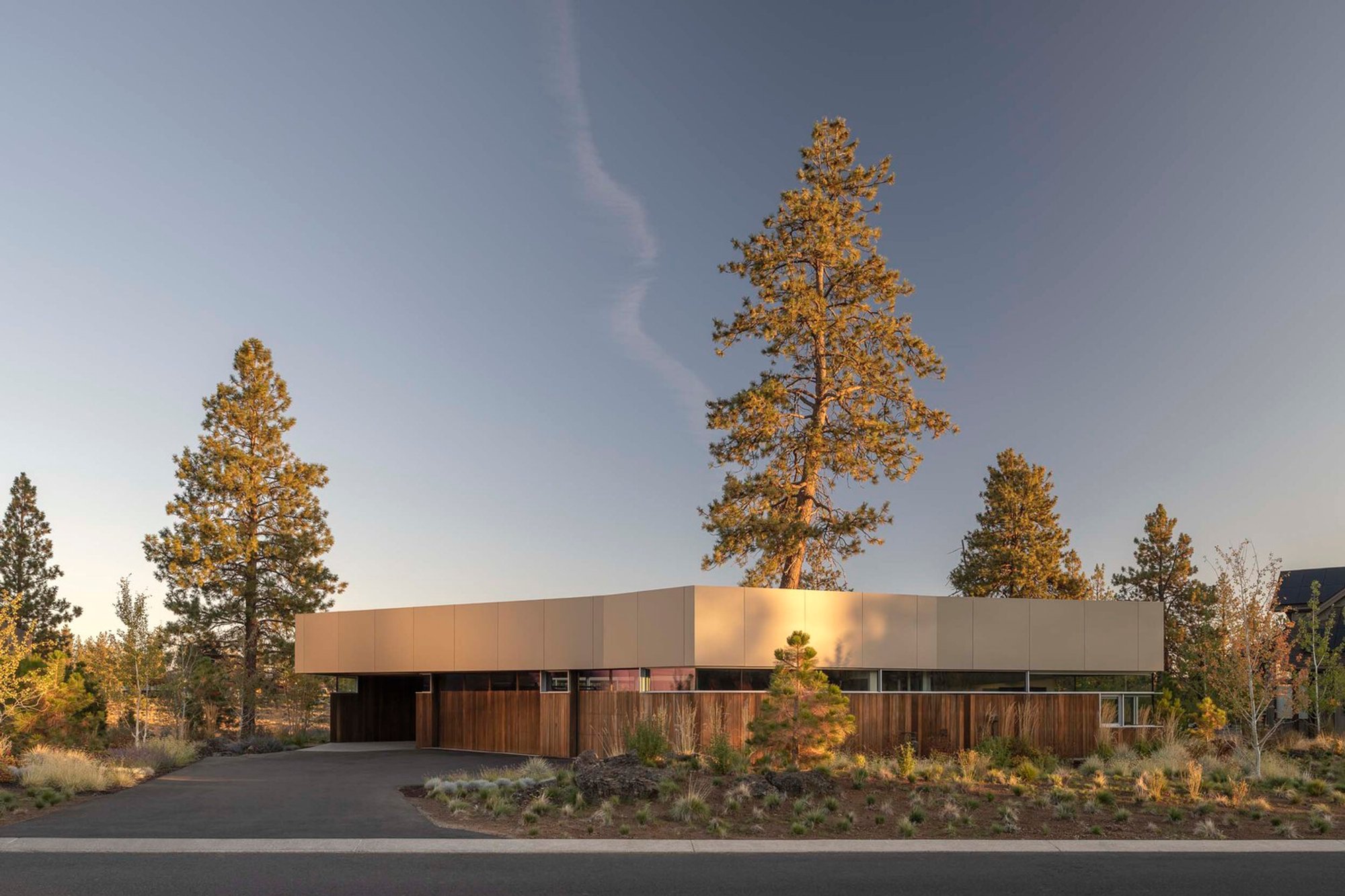 M1 House by FRPO Rodriguez & Oriol – Contemporary Sustainable Home in Bend, Oregon