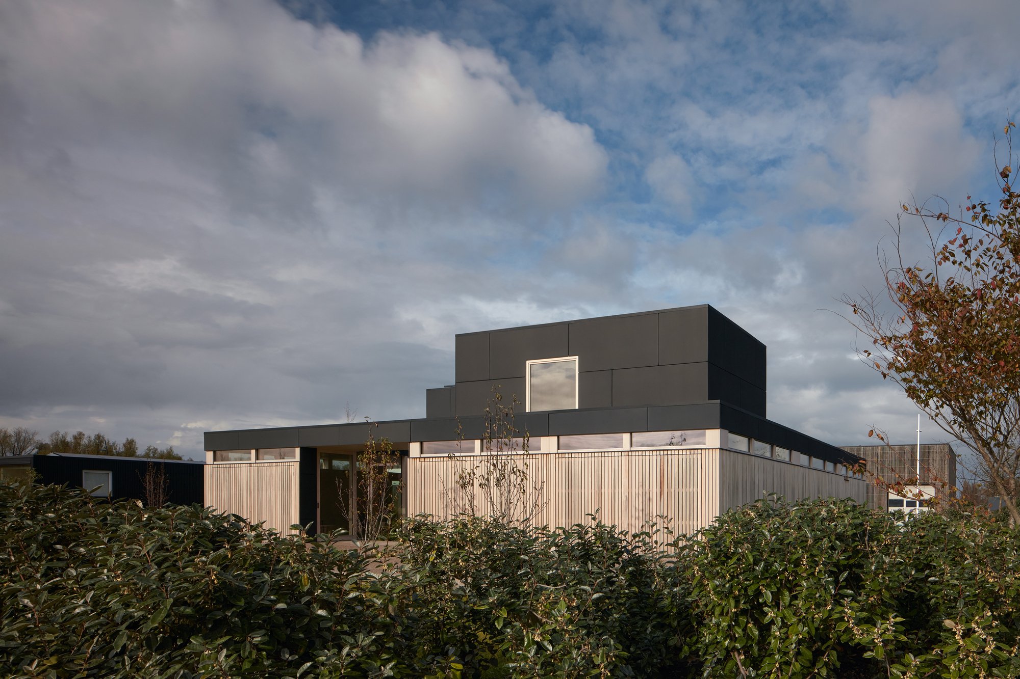 Warm Nest Healthcare Center by Ark-shelter + ARCHEKTA