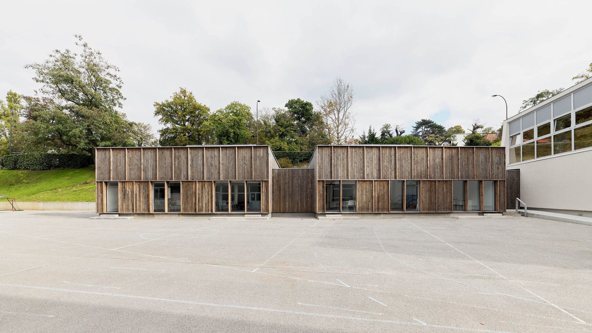 Recreation Center Morel de Vindé by SCHÉMAA: Harmonizing Architecture and Landscape