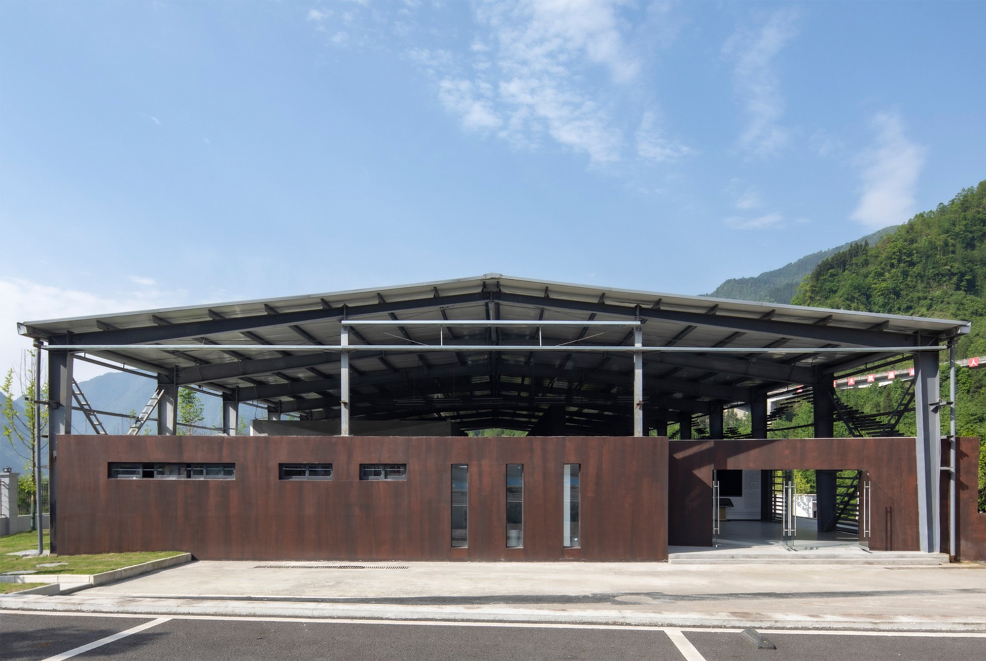 Memorial Exhibition Hall Design for the "Mianmao Road" by Atelier Haode