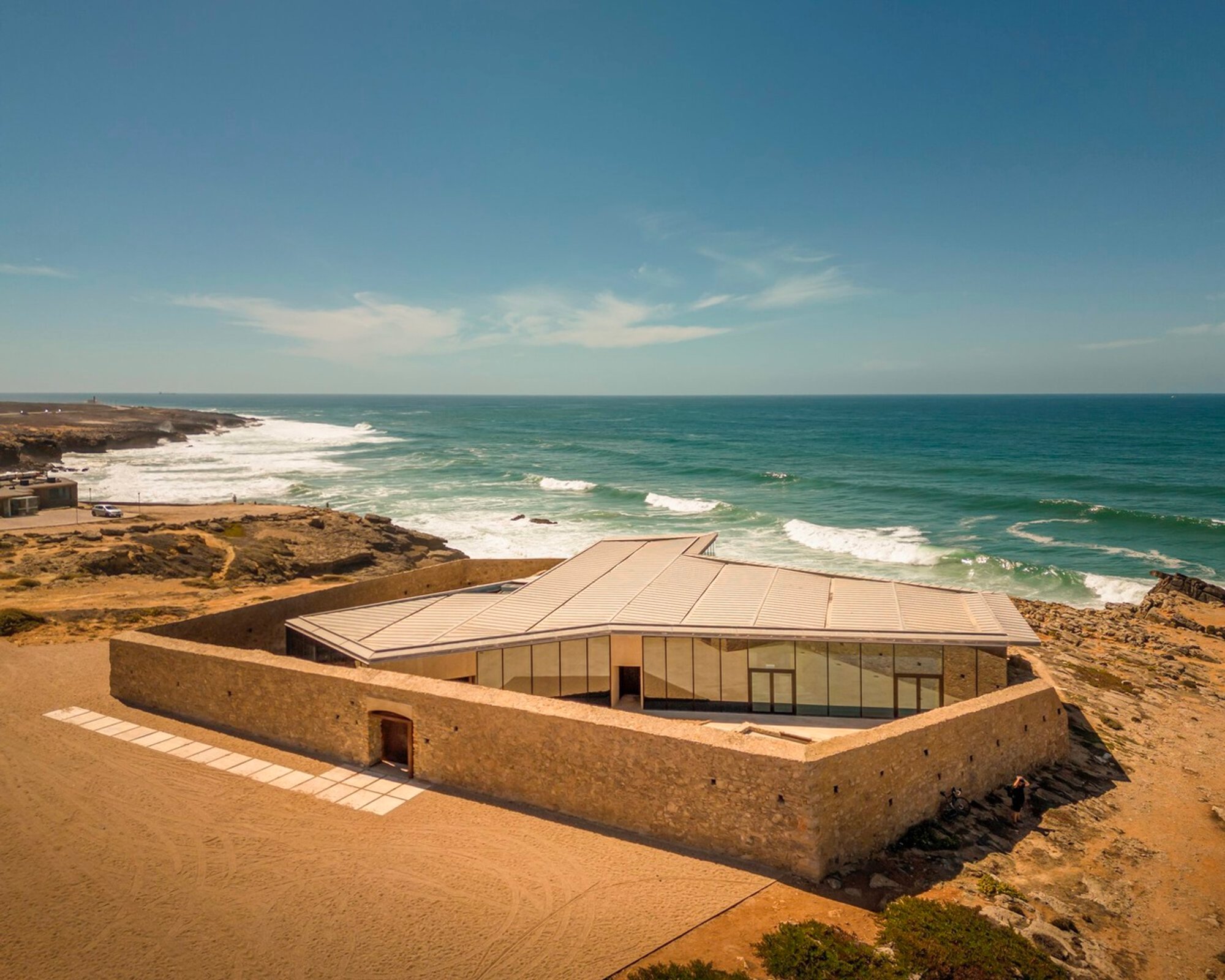 Crismina Fort Refurbishment by barbiniarquitectos