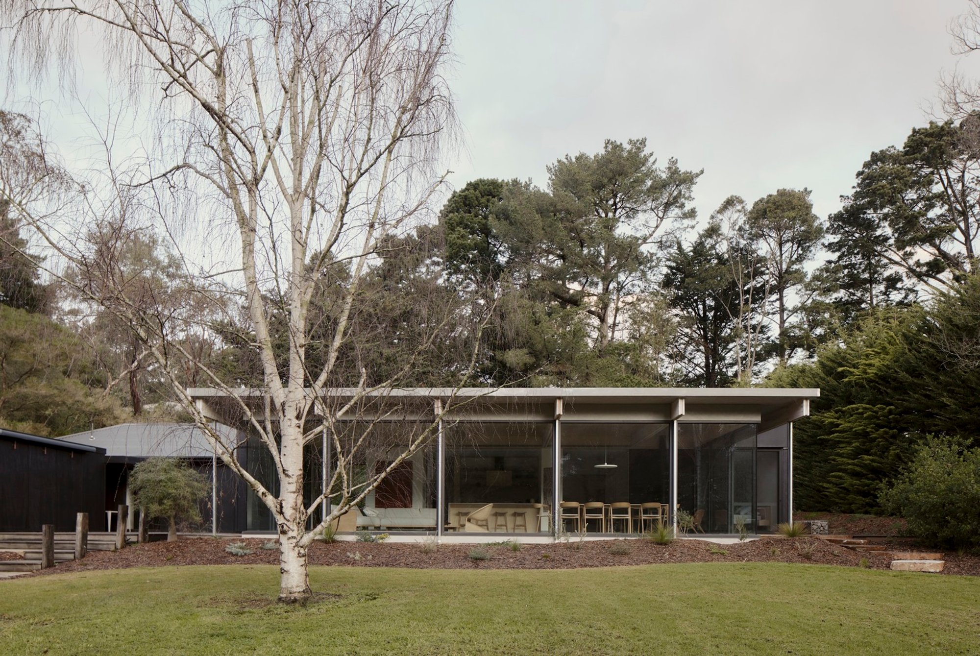 Flinders House by Foomann Architects – Modernist Holiday Home on Mornington Peninsula