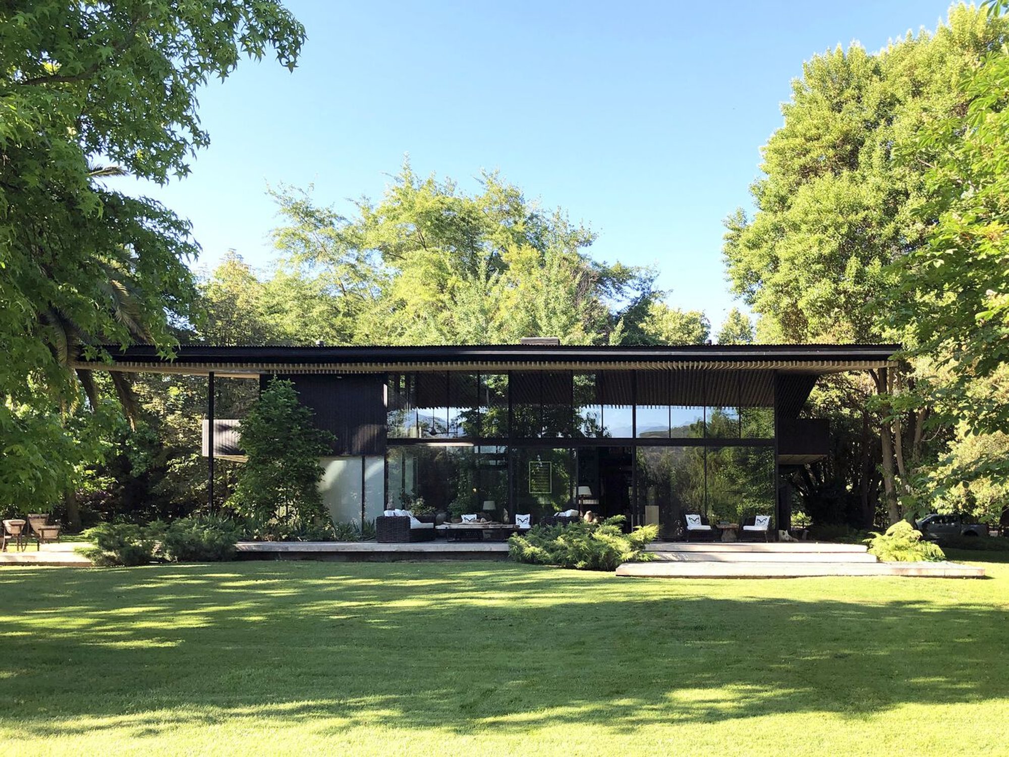Graneros House: Modern Country Residence by Juan Carlos Sabbagh Arquitectos in Rancagua, ChileW23