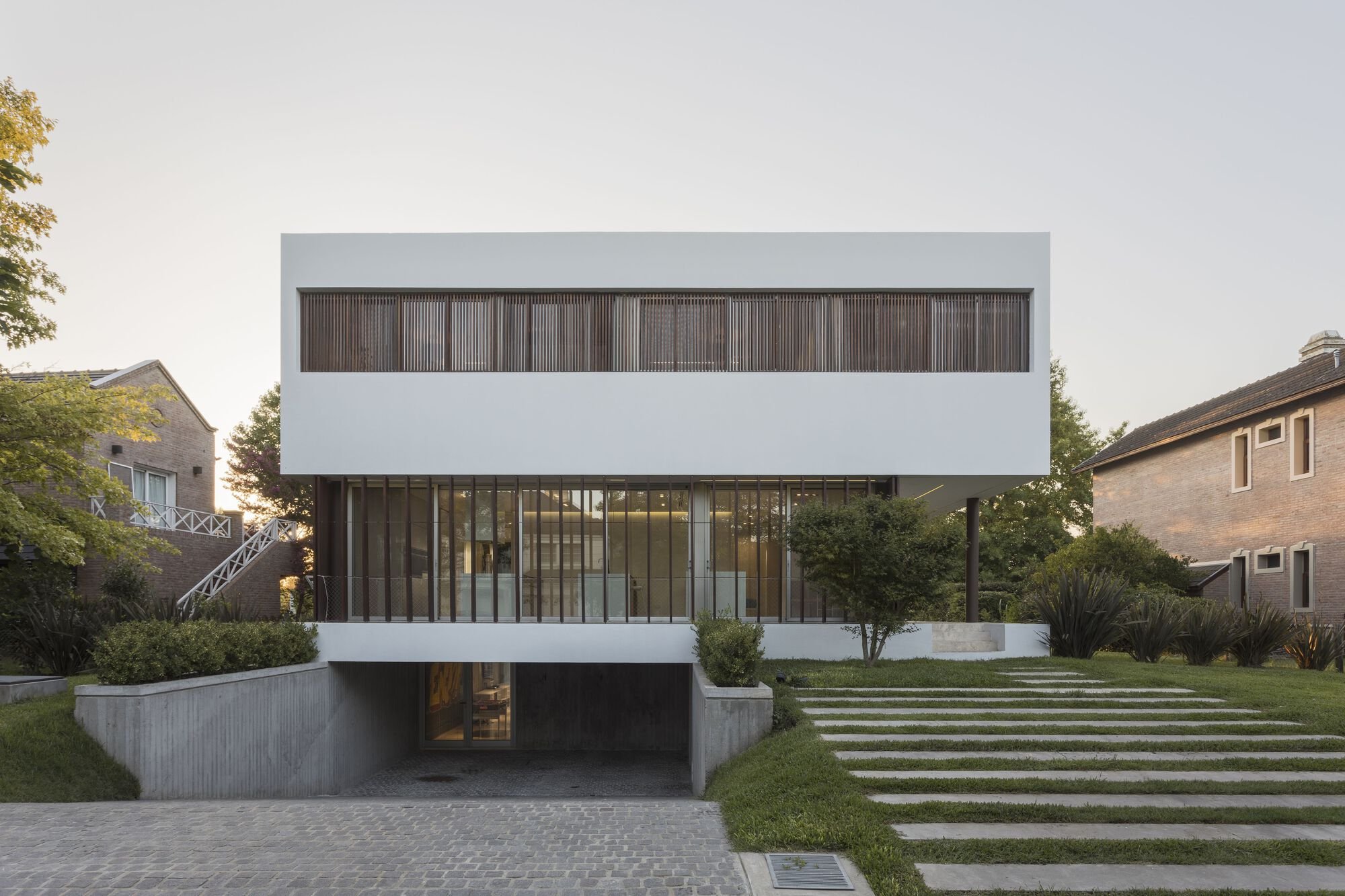 House at El Alfalfar by Fallone Studio – Buenos Aires, Argentina