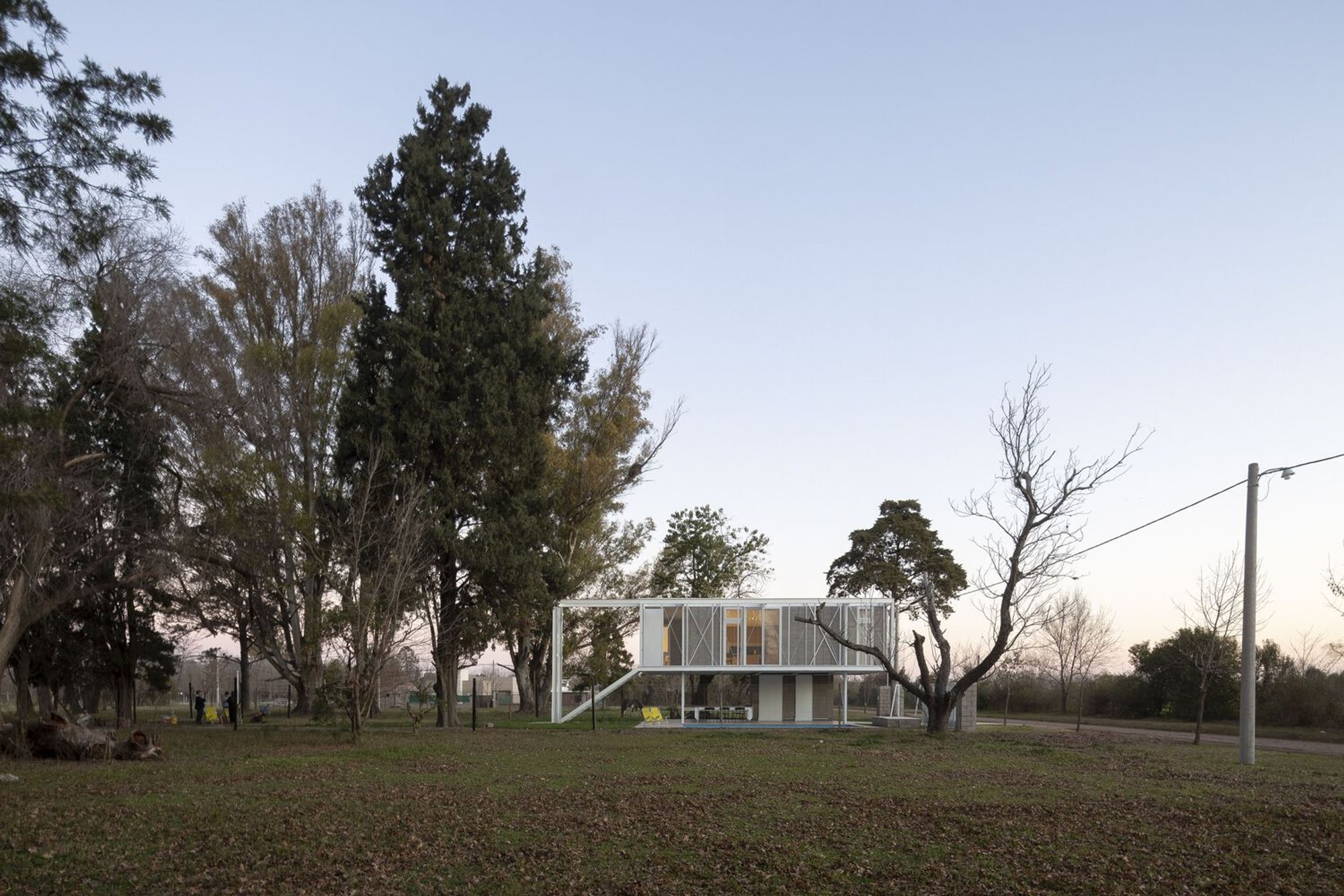 IB House by Estudio Ferrazini – Ibarlucea, Argentina