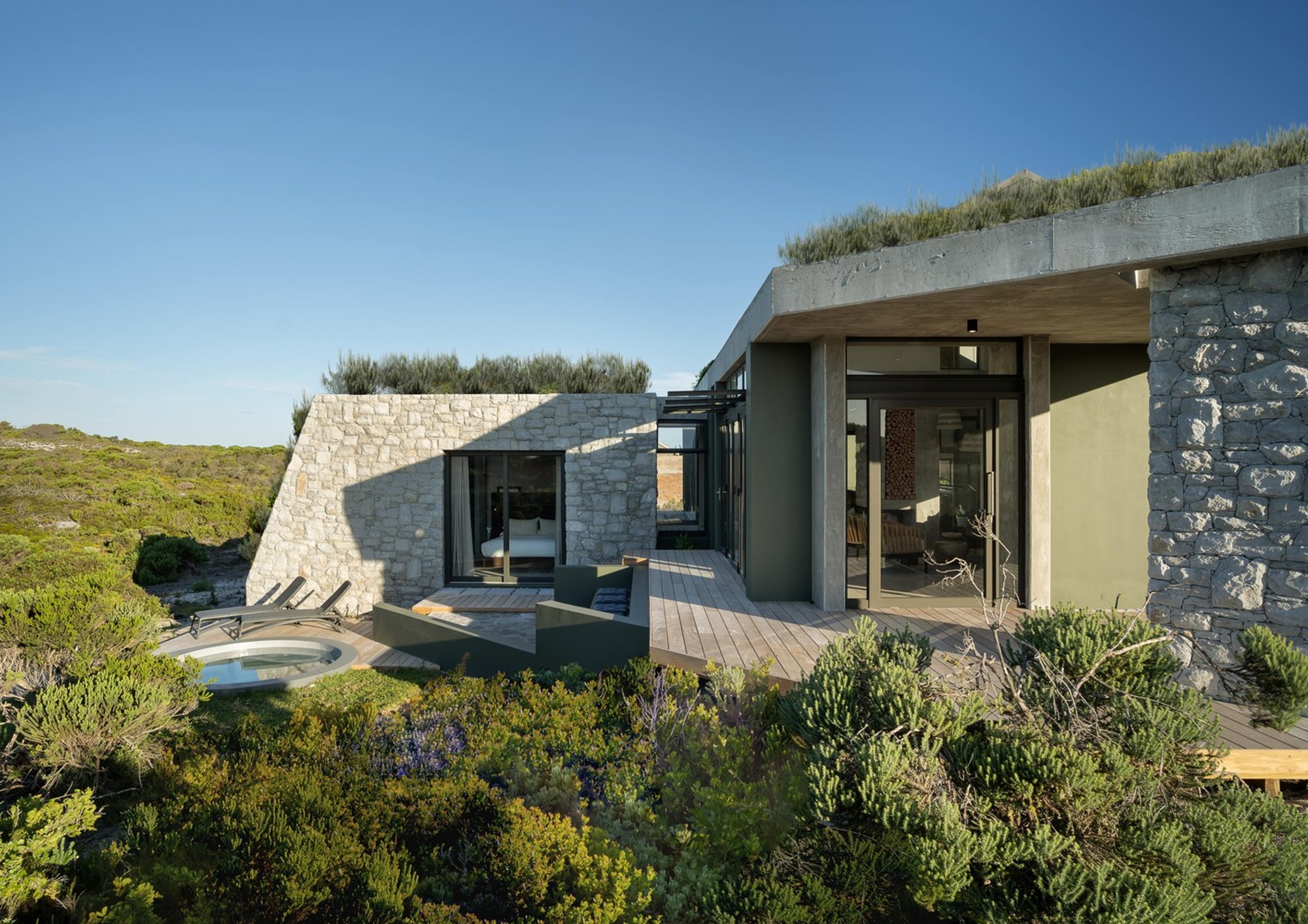 Lagom Cabin by Neo Architects: A Sustainable Retreat in Gansbaai, South Africa