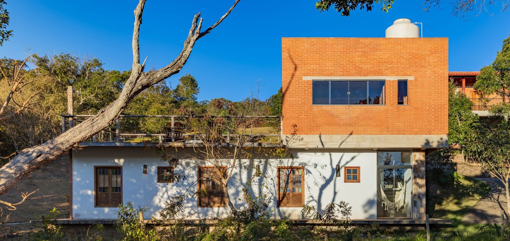 House in Vila do Açude by Entremeios Arquitetura