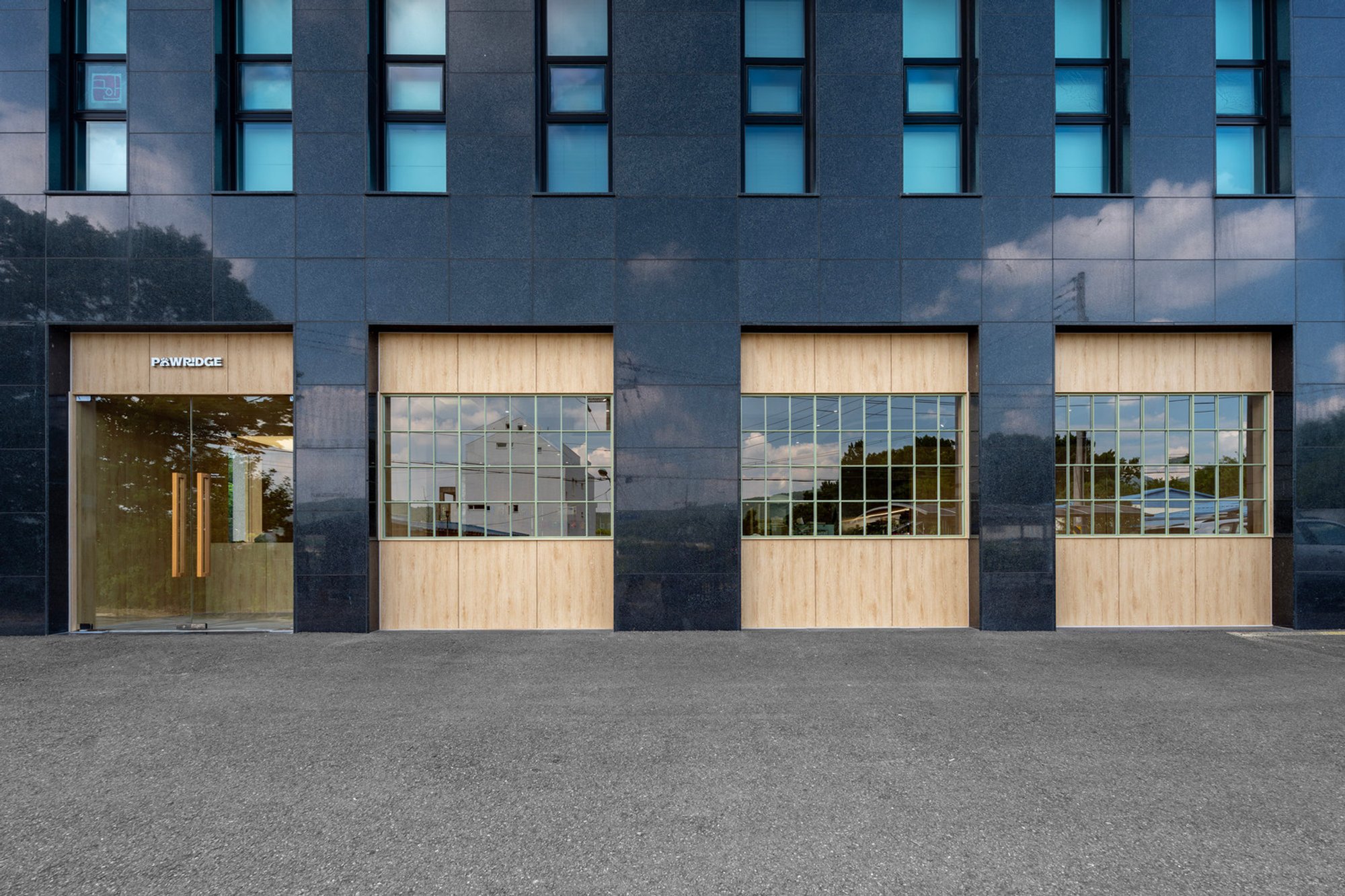 Pawridge Pet Cafe by Studio Cereal Number – Yangju-si, South Korea