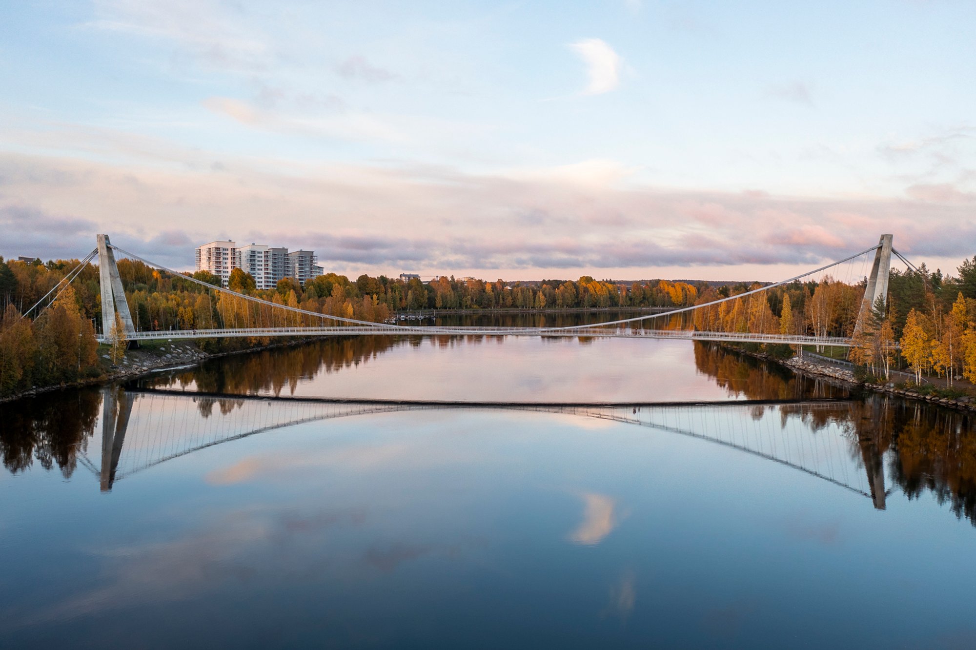 Lundabron Bridge in Teg, Sweden – A Landmark of Contemporary Pedestrian Infrastructure