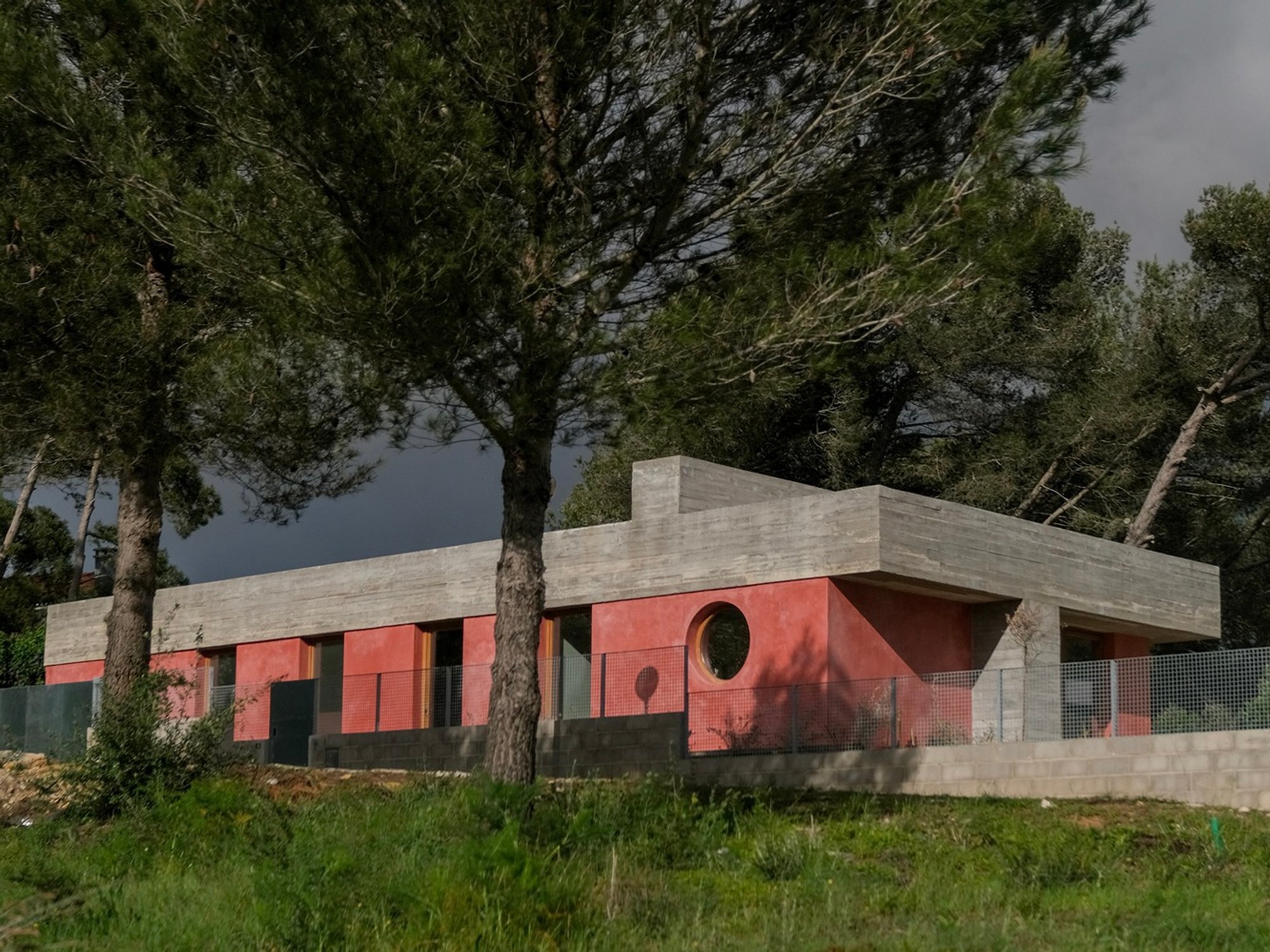 UNTITLED House by Atelier JQTS – Contemporary Concrete Architecture in Cascais, Portugal