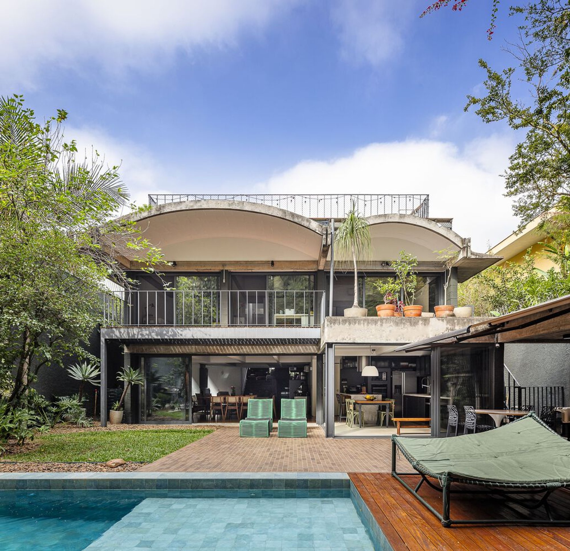 Arches House by ARKITITO Arquitetura – A Modern Renovation of a Brazilian Architectural Gem