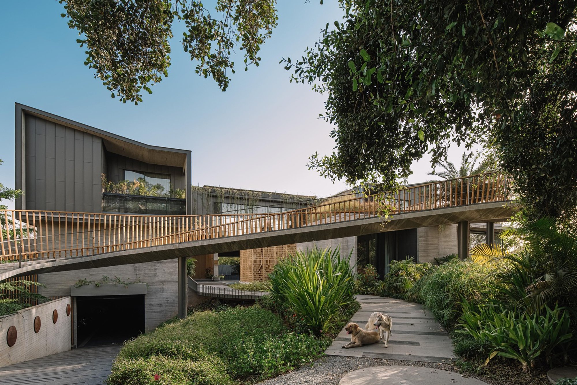Link House by Openideas Architects – Luxury Family Residence in Ahmedabad