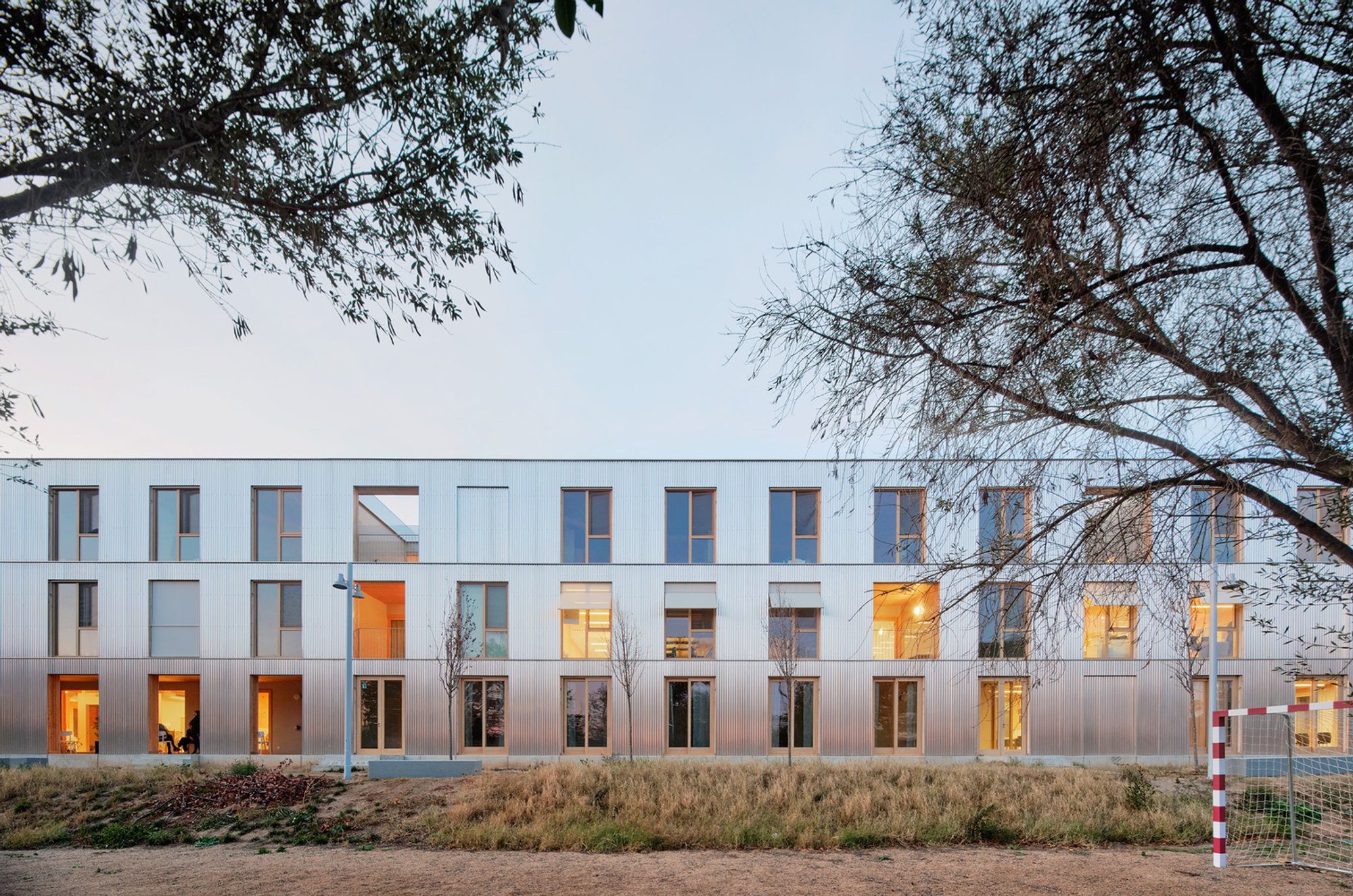 Shelter for Homeless Women in Barcelona by Vivas Arquitectos: A Transformative Social Housing Project