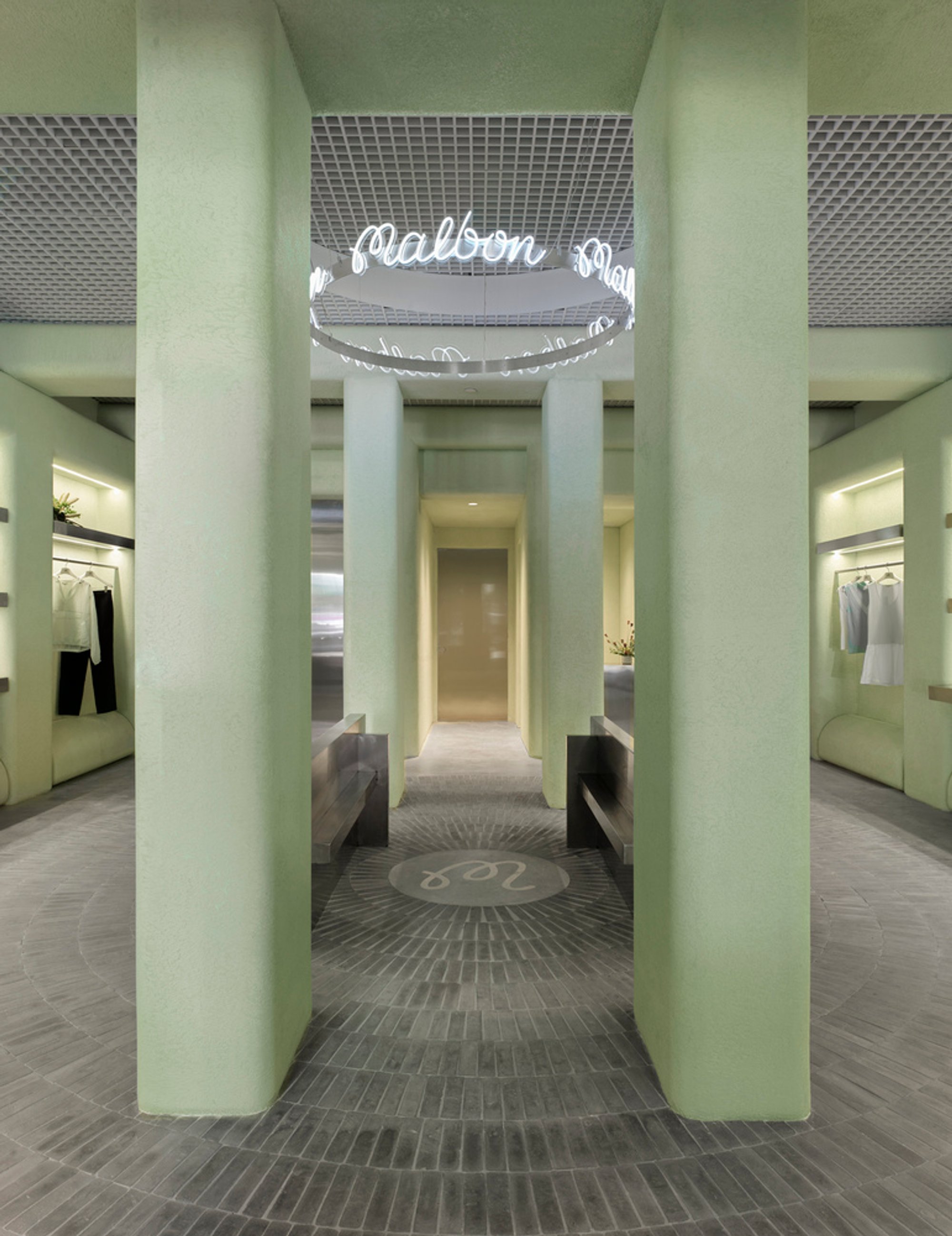 Malbon Miami Boutique by 22RE: A Contemporary Retail Oasis in the Heart of Miami